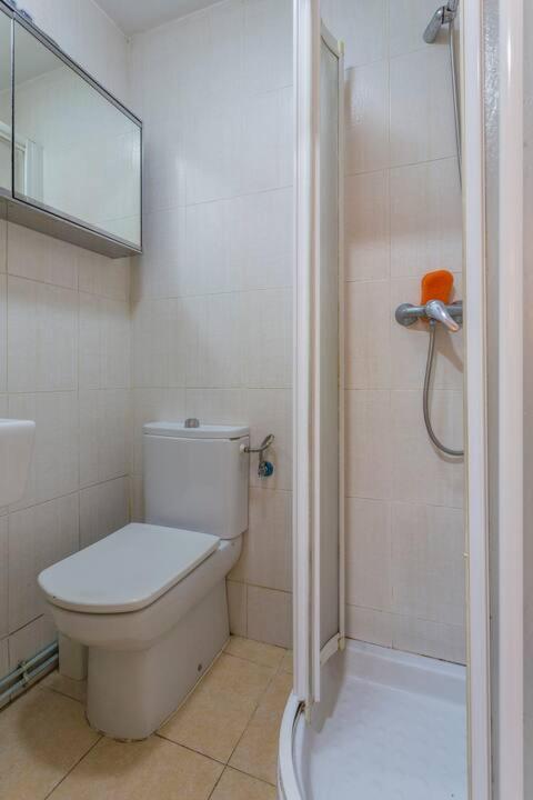 Luminosas Y Acogedoras Homestay Madrid
