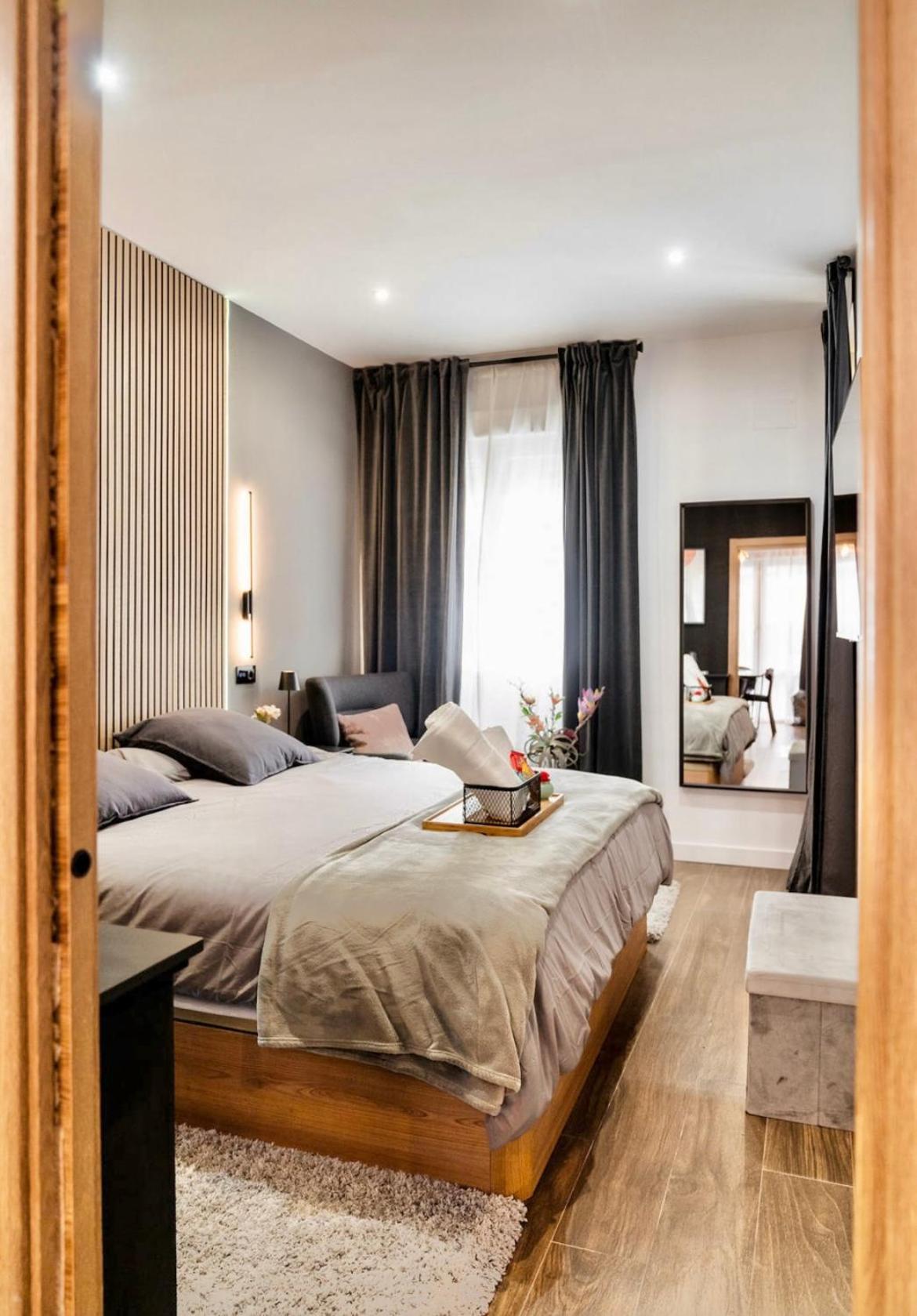 Luxury And Elegant Apartment *