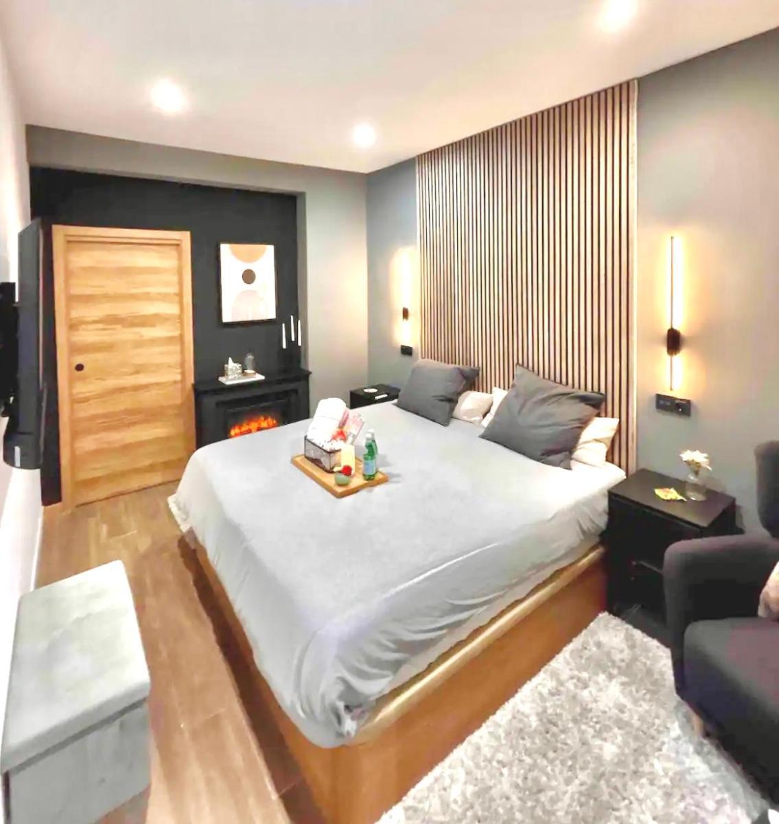 Luxury And Elegant Apartment *