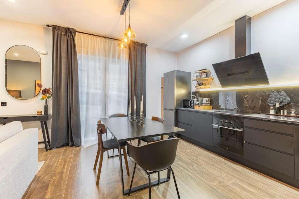 Luxury And Elegant Apartment