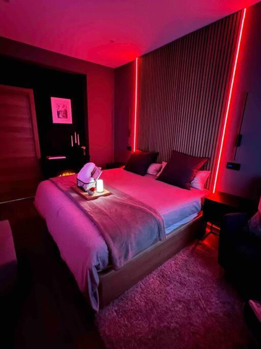 Apartment Luxury And Elegant Madrid