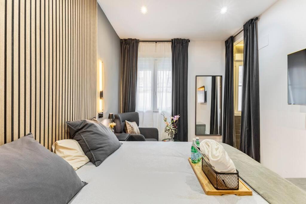 Luxury And Elegant Apartment *