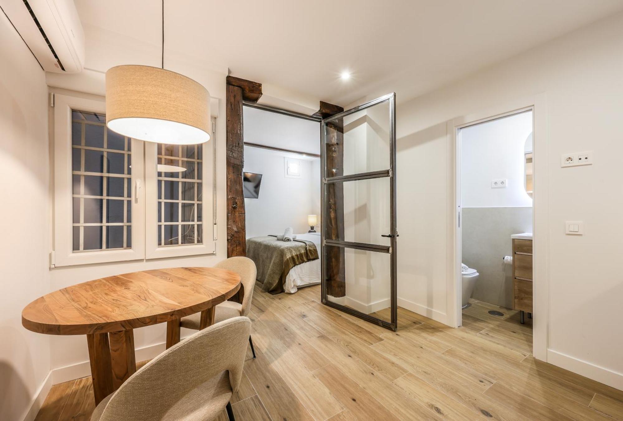 Encantador Plaza Del Callao, Mid Term Apartment *