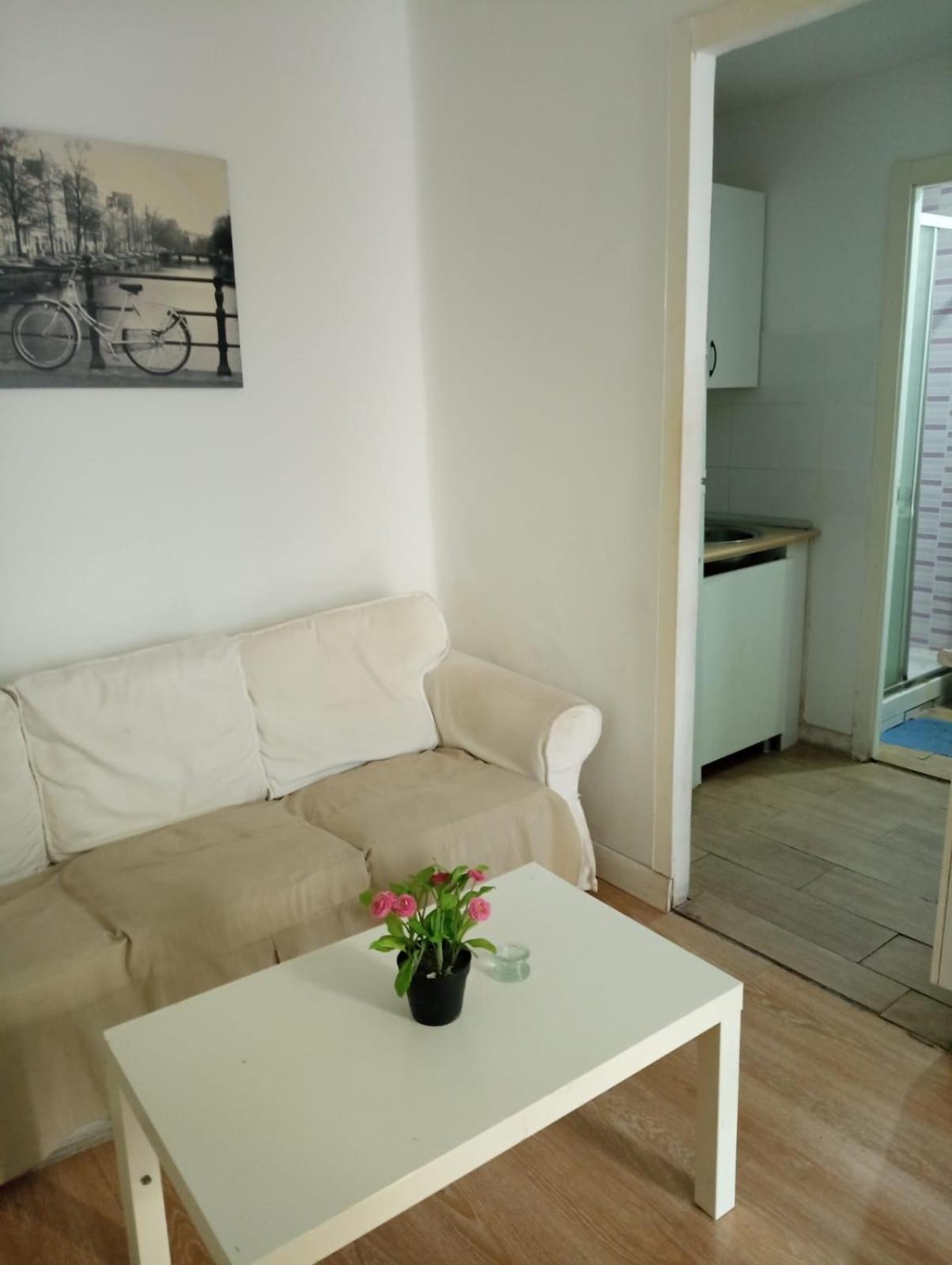 Piso 3 Junto Al Metro Nueva Numancia, A 15 Min De Sol En Metro * Madrid