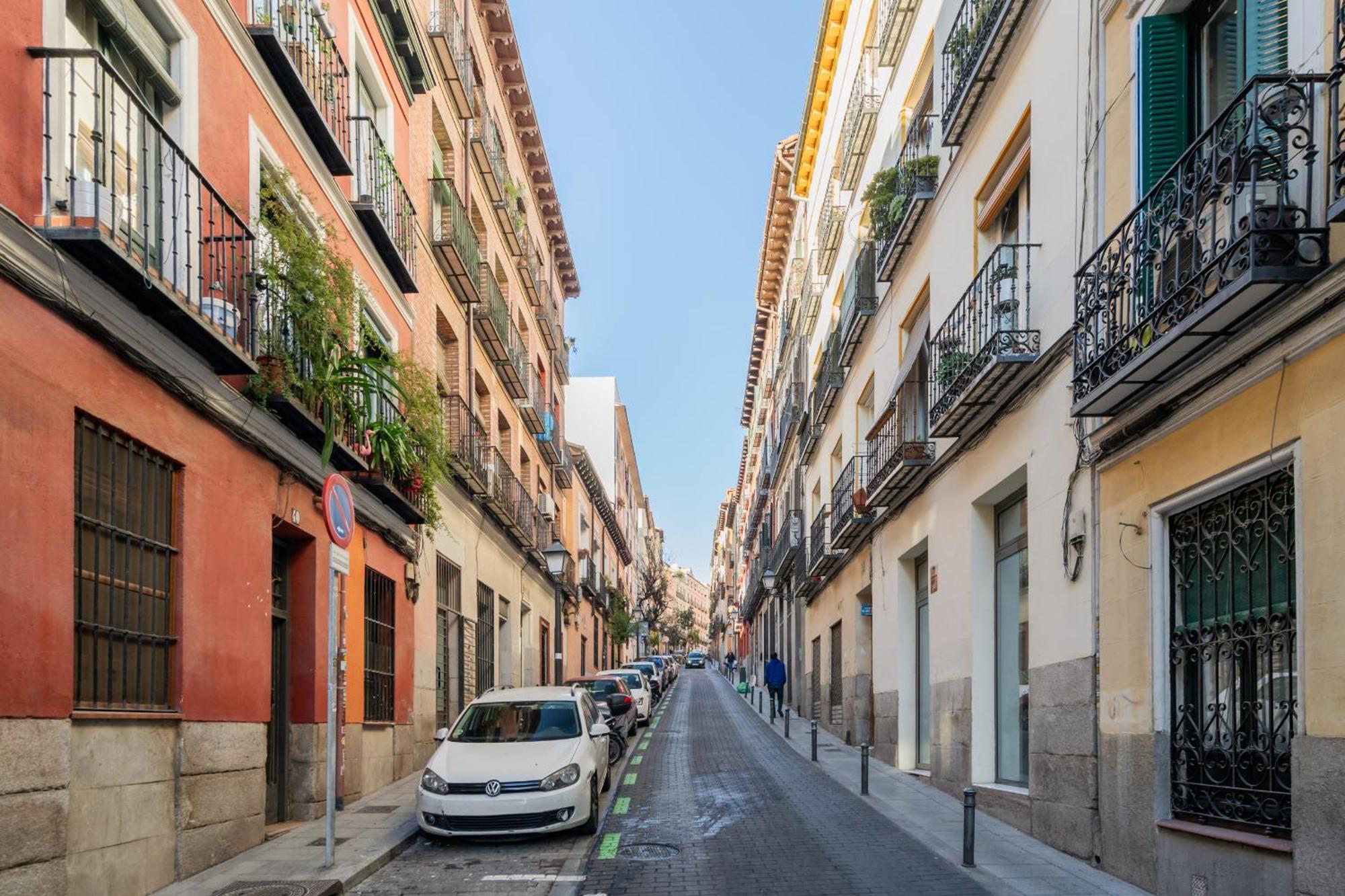 En La Plaza De Lavapies Alquiler Temporal Apartamento Madrid