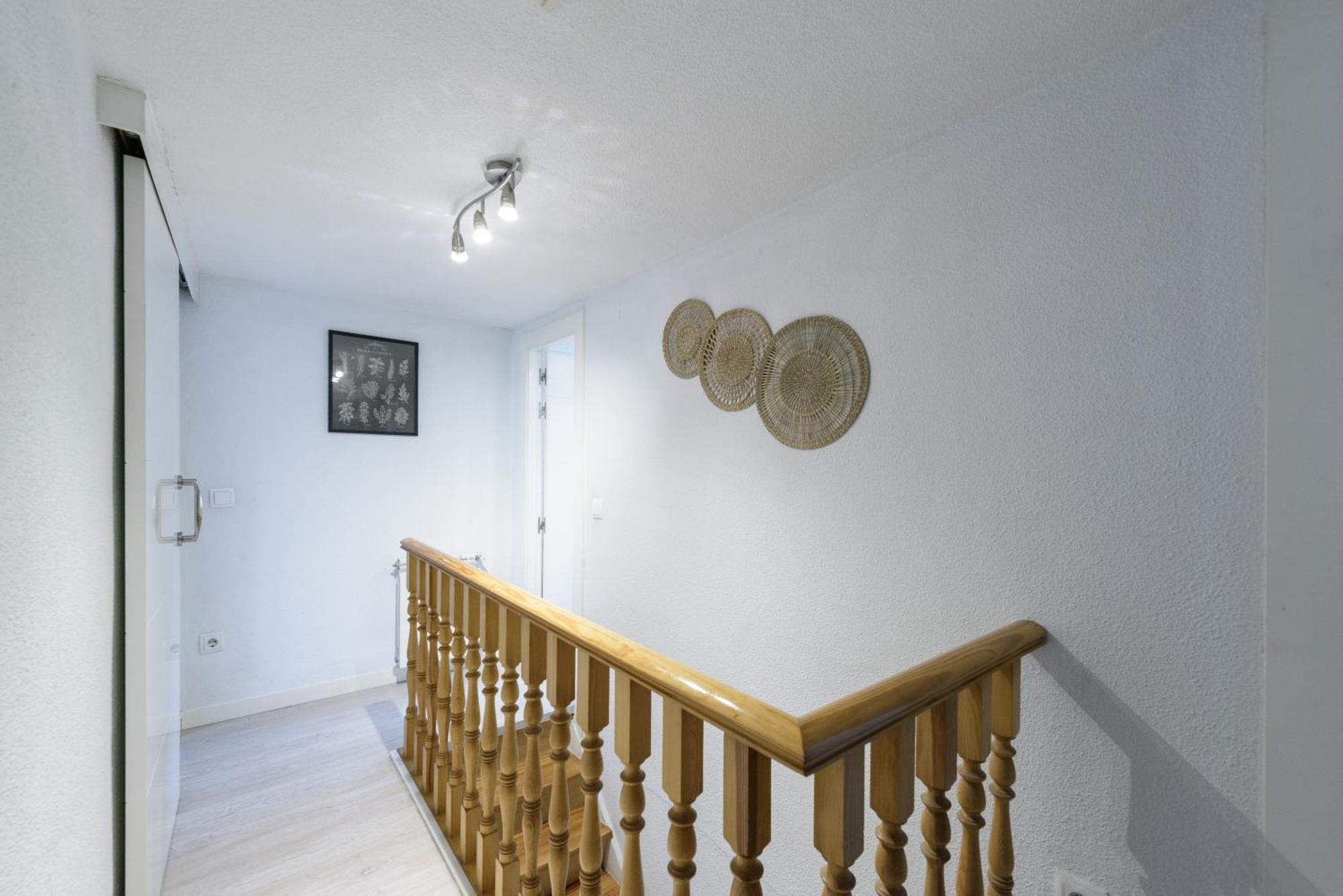 Sabadell Calle, Casa Familiar De 3 Con Terraza Junto Metro Fuencarral Madri