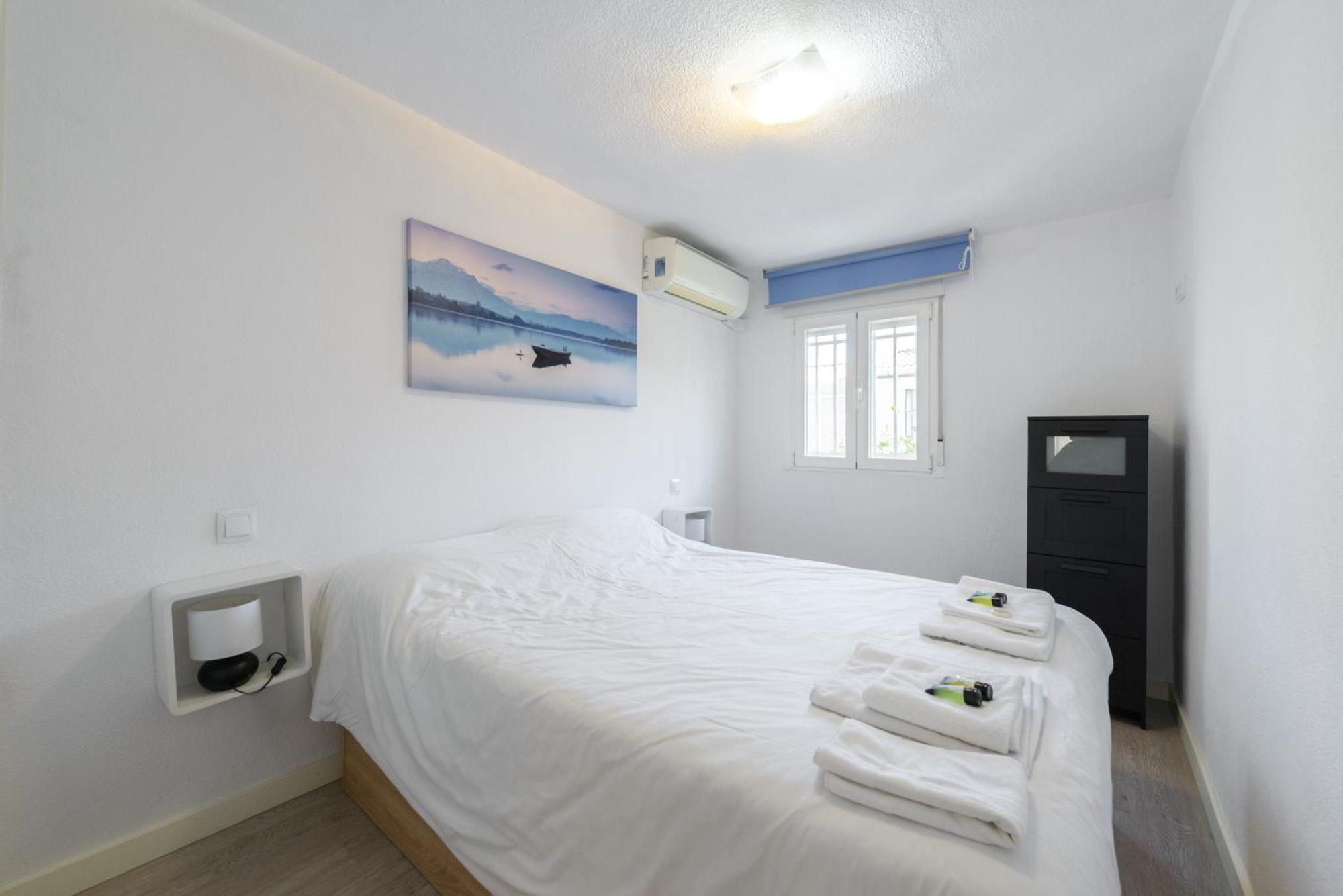 Sabadell Calle, Casa Familiar De 3 Con Terraza Junto Metro Fuencarral * Madri