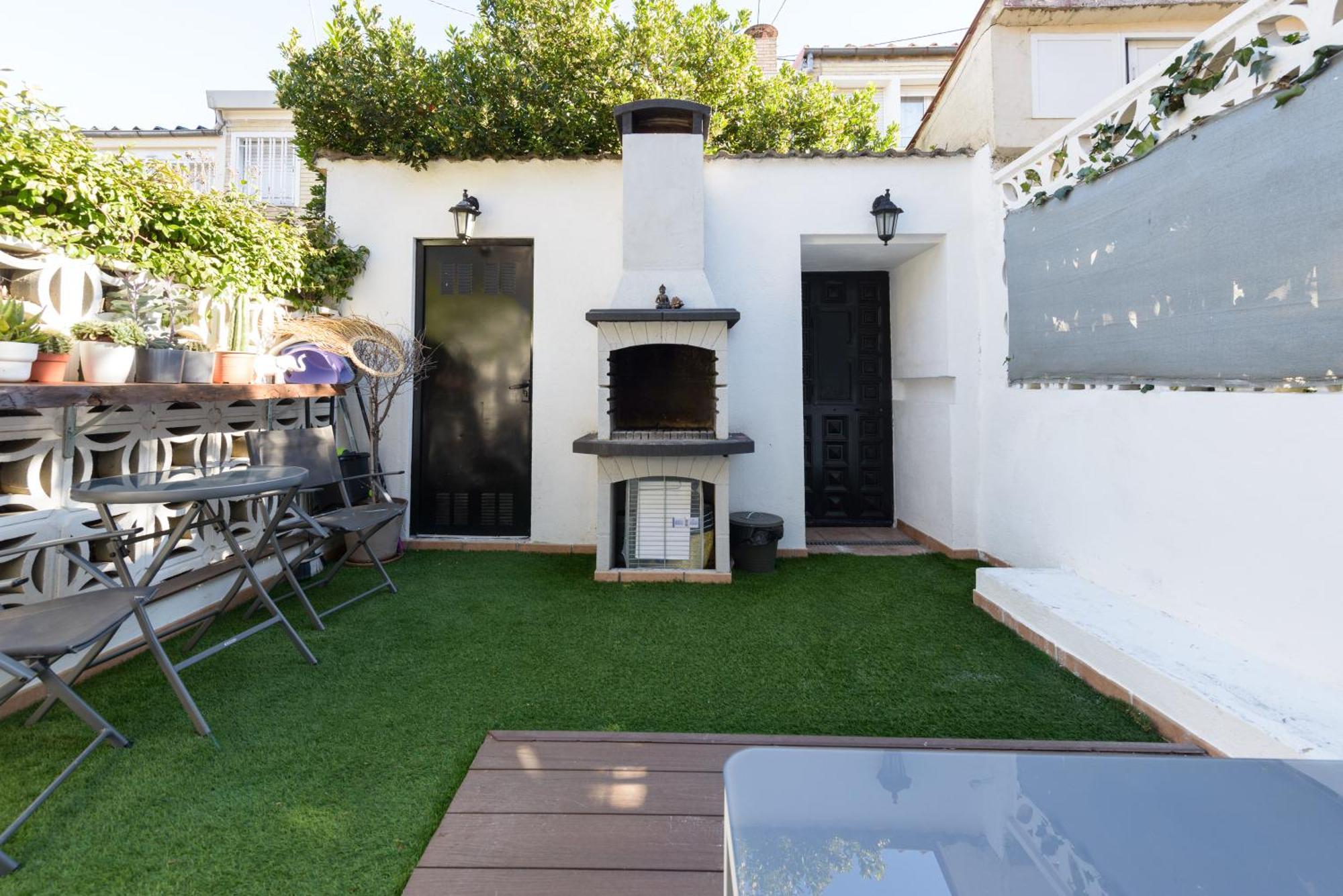 Apartamento Sabadell Calle, Casa Familiar De 3 Con Terraza Junto Metro Fuencarral *