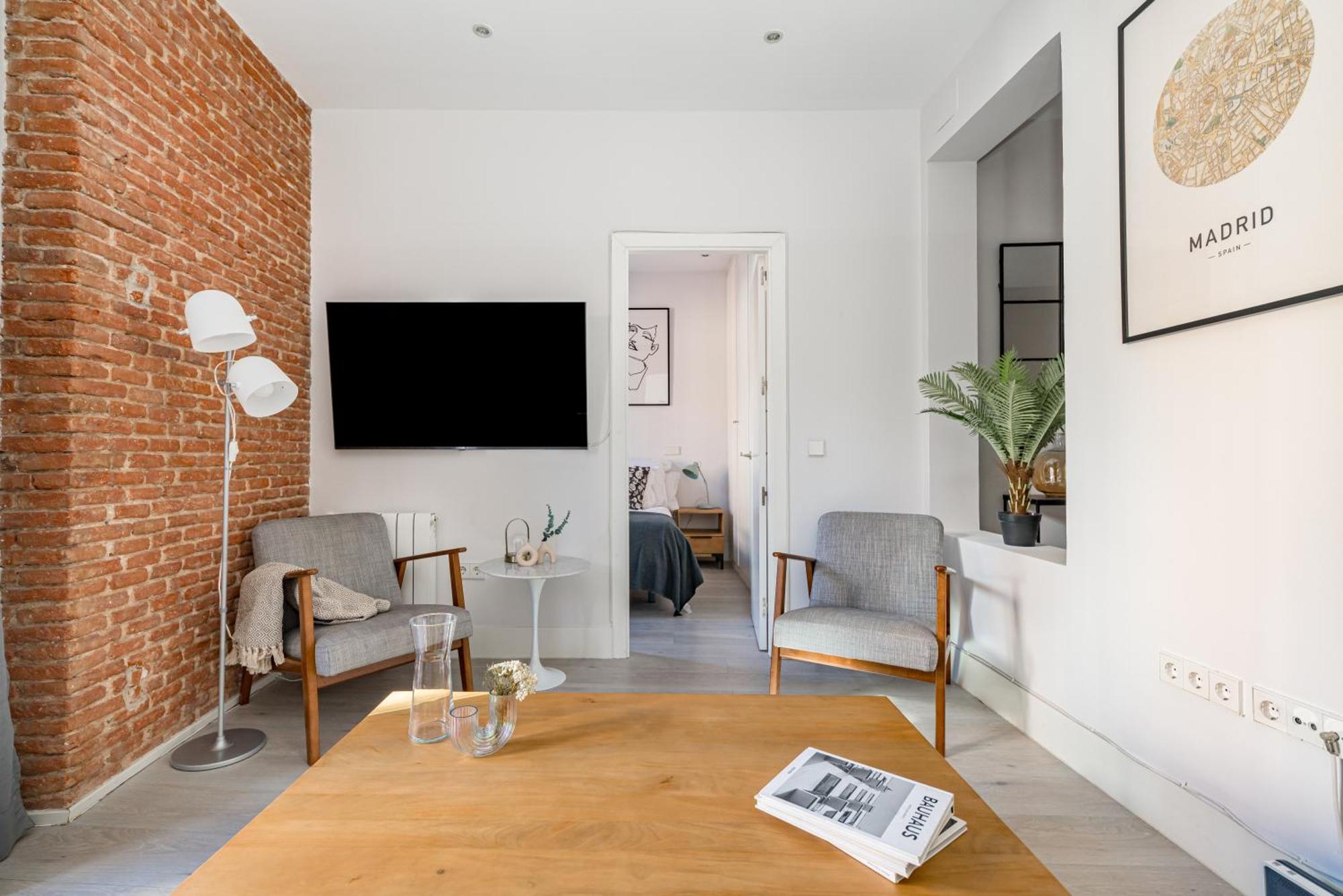 Lalatina Ii Calle Almendro 3br 2bh Madri