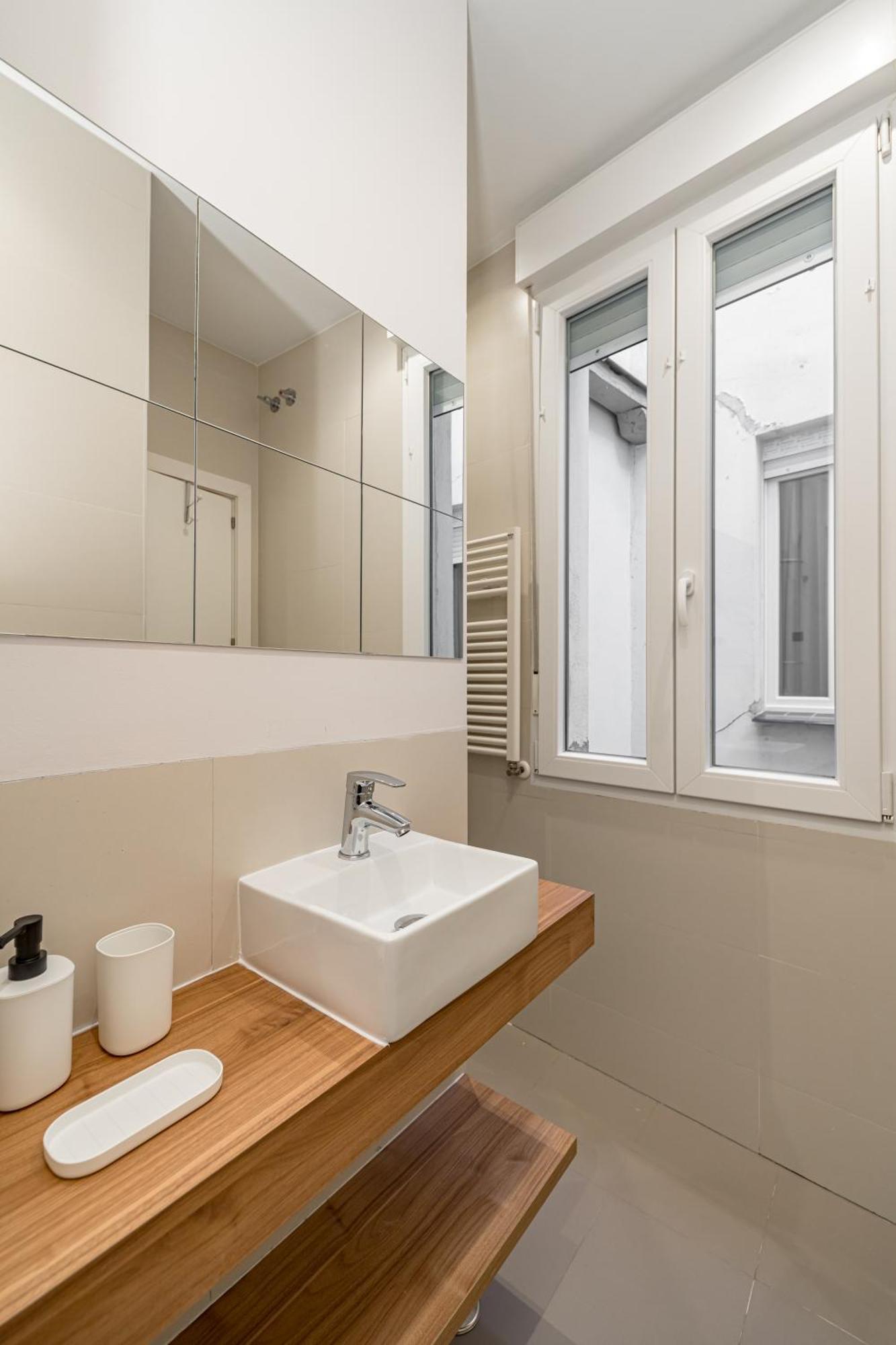 Lalatina Ii Calle Almendro 3br 2bh Apartamento Madri
