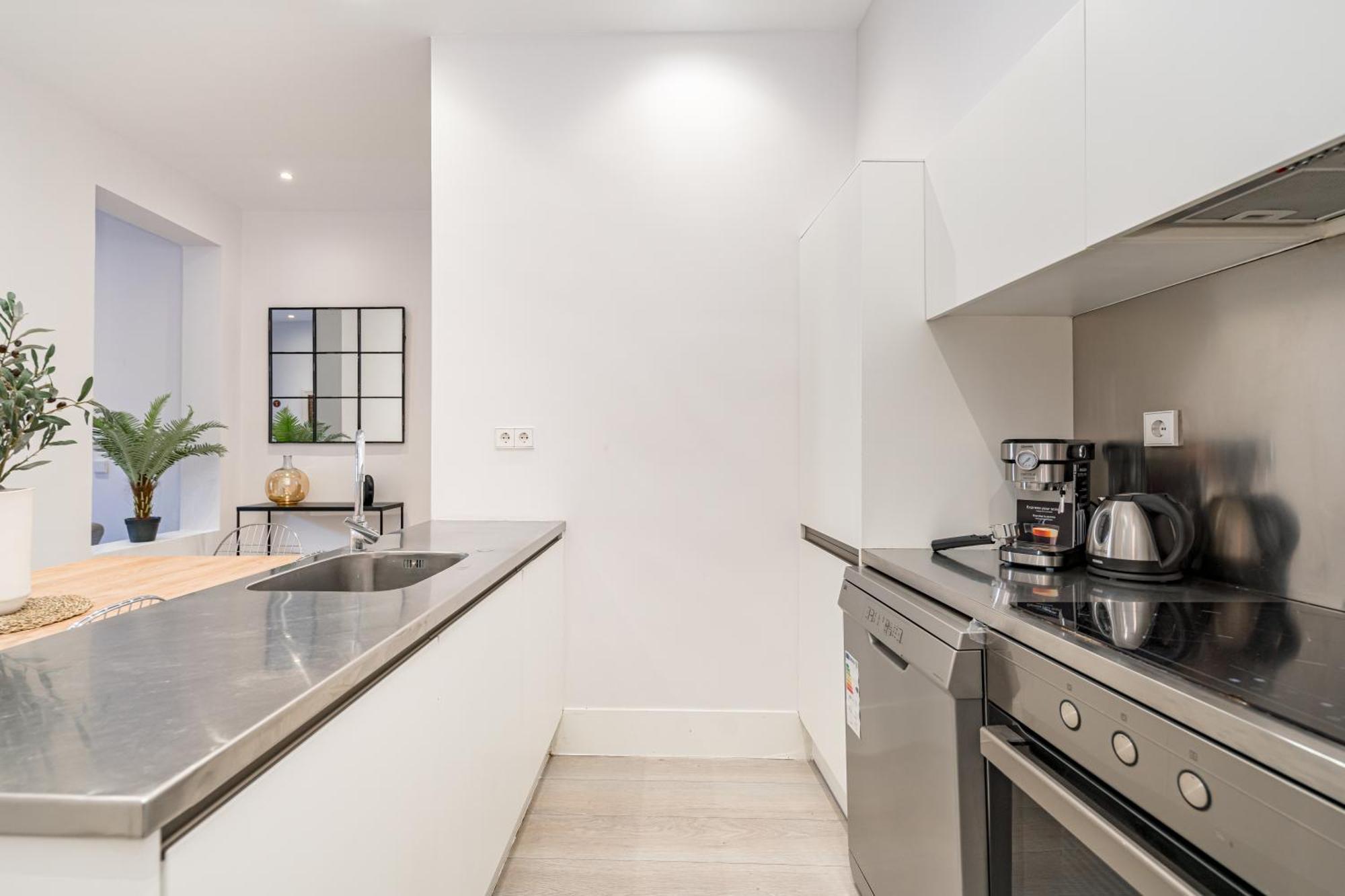 Lalatina Ii Calle Almendro 3br 2bh Madri