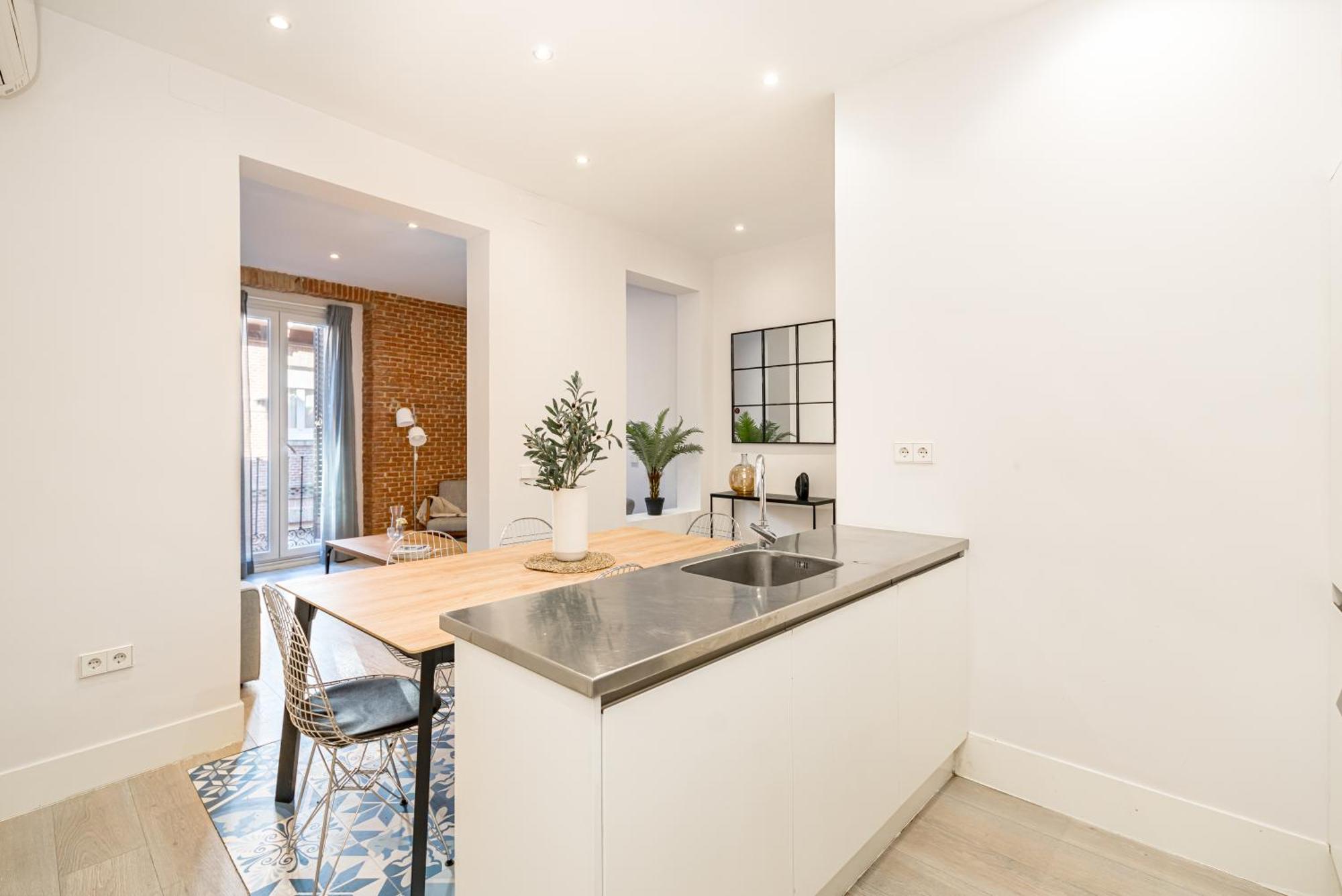 Lalatina Ii Calle Almendro 3br 2bh Apartamento Madri