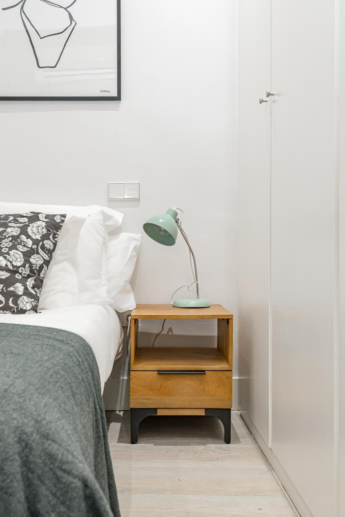 Lalatina Ii Calle Almendro 3br 2bh Apartamento
