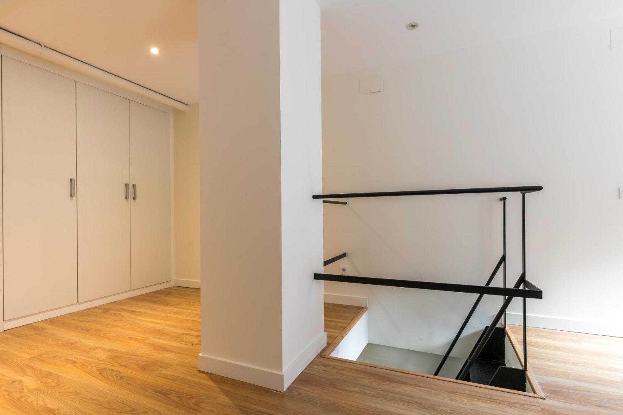 Stylish Duplex - 1 Bd 1bth- Plaza Castilla Madrid