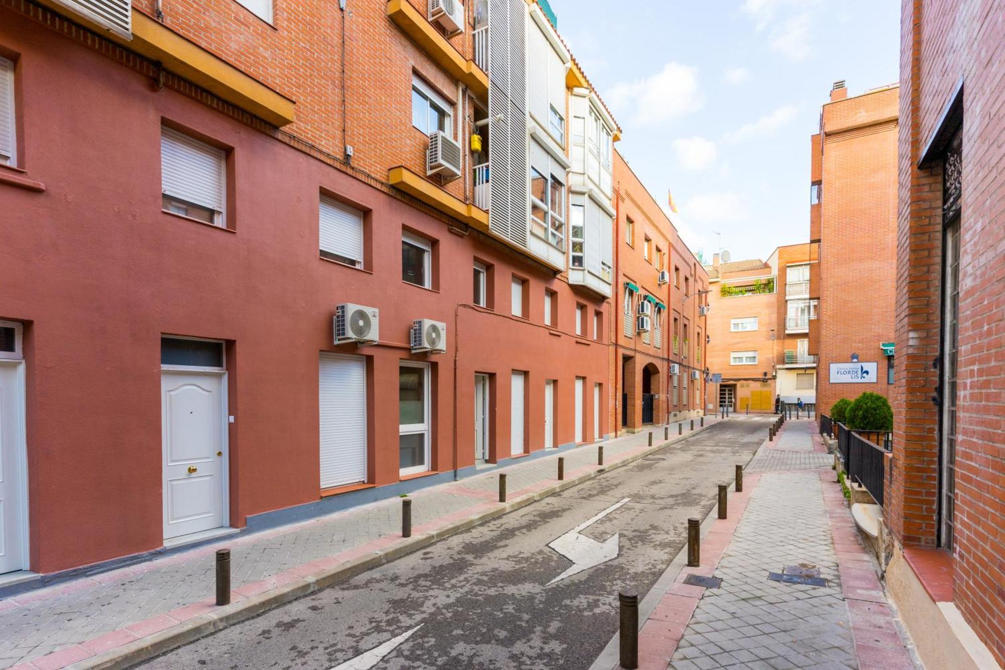 Stylish Duplex - 1 Bd 1bth- Plaza Castilla *