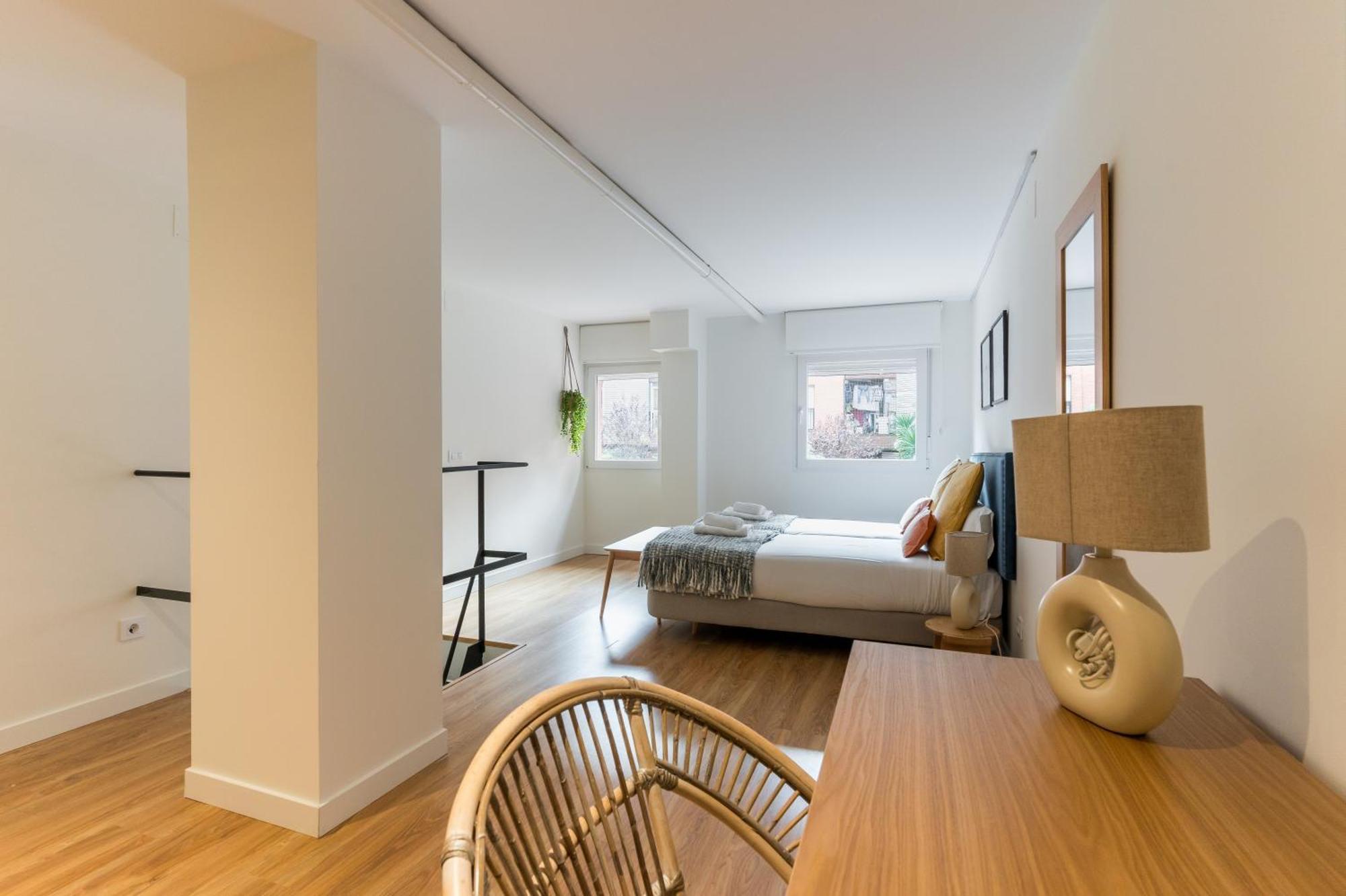 Stylish Duplex - 1 Bd 1bth- Plaza Castilla *