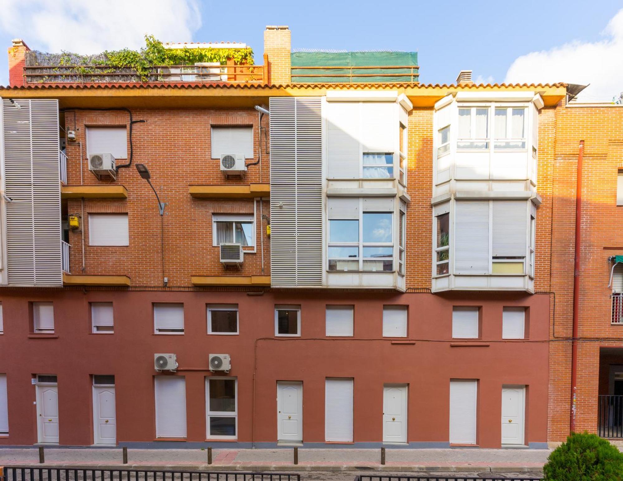 Stylish Duplex - 1 Bd 1bth- Plaza Castilla Apartment *