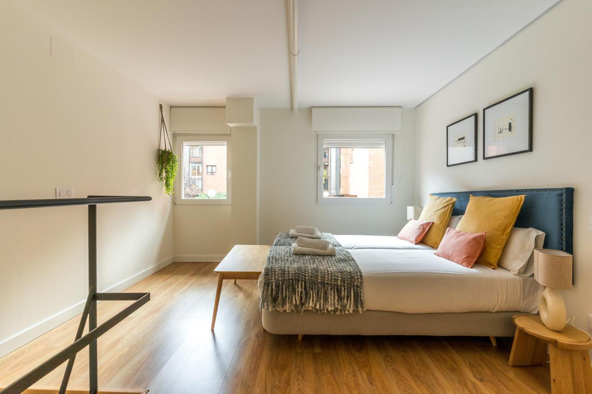 Stylish Duplex - 1 Bd 1bth- Plaza Castilla Madrid