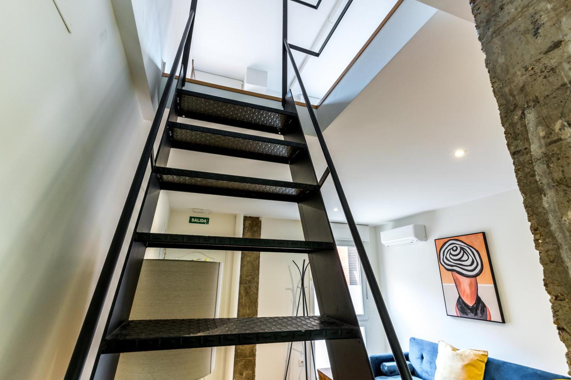 Apartment Stylish Duplex - 1 Bd 1bth- Plaza Castilla Madrid