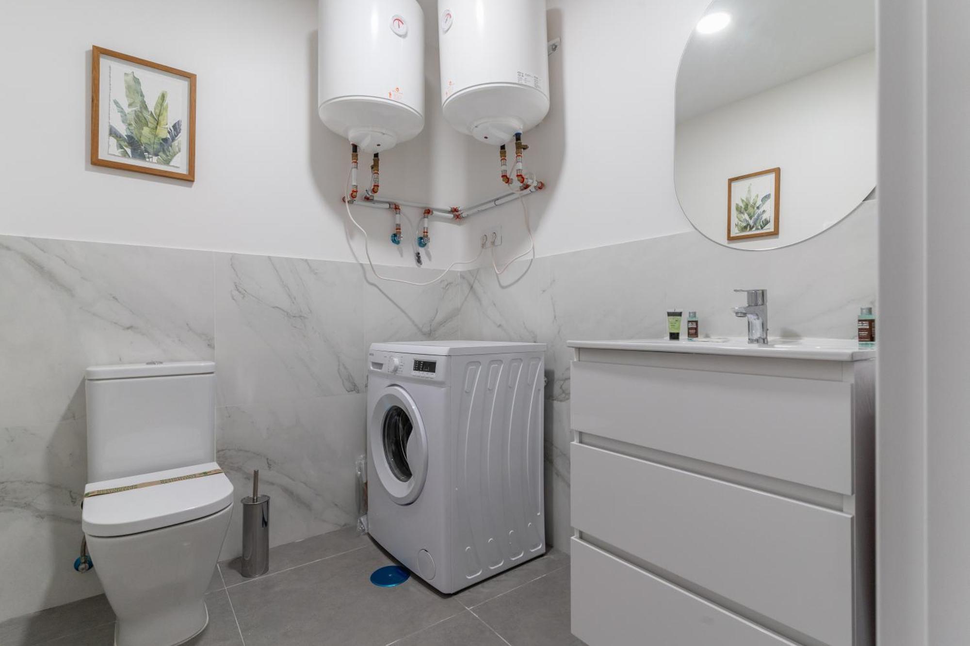 Large With Terrace- 2bd 1,5bth- Plaza Castilla Apartamento Madrid