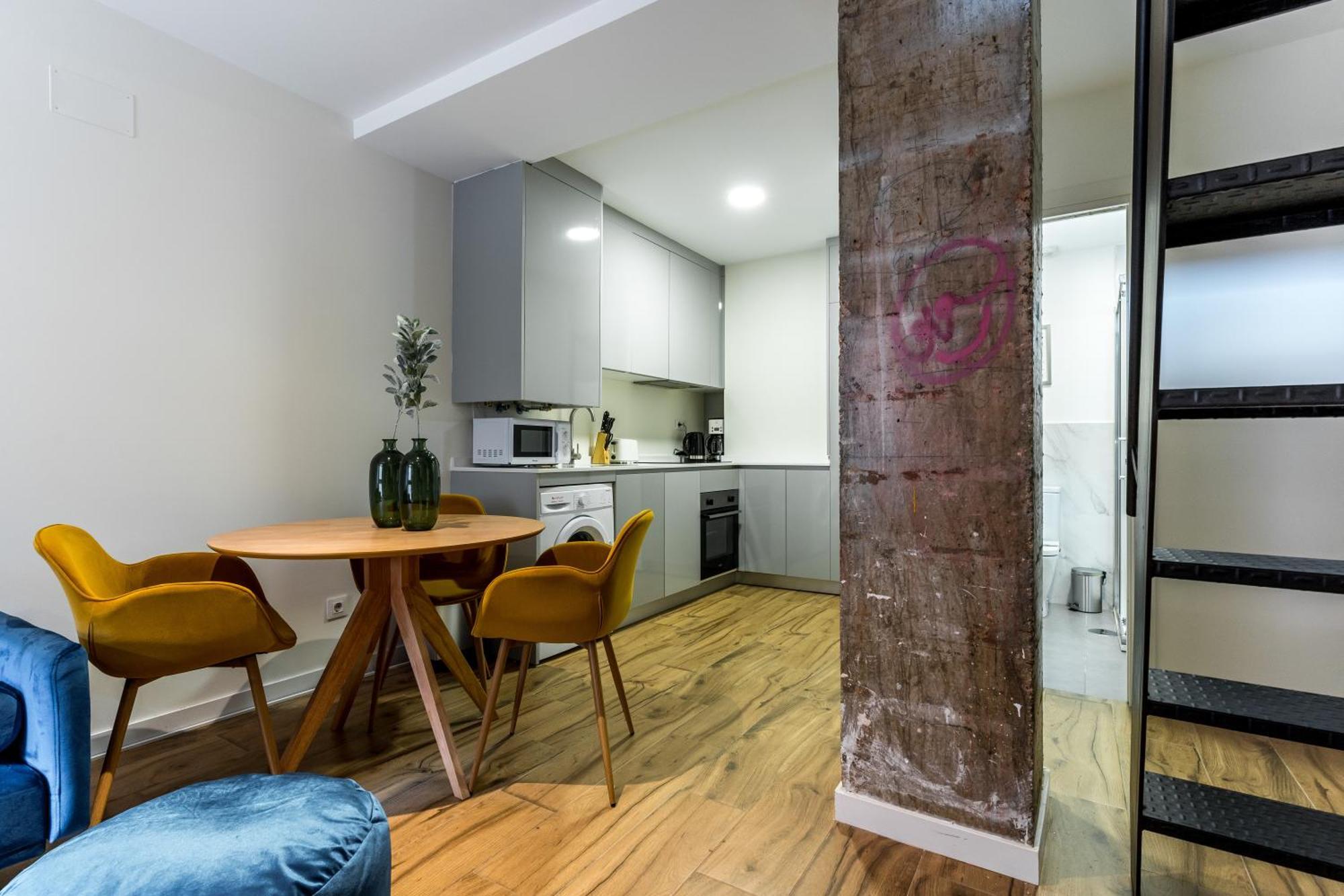 Stylish Duplex - 1 Bd 1bth- Plaza Castilla *