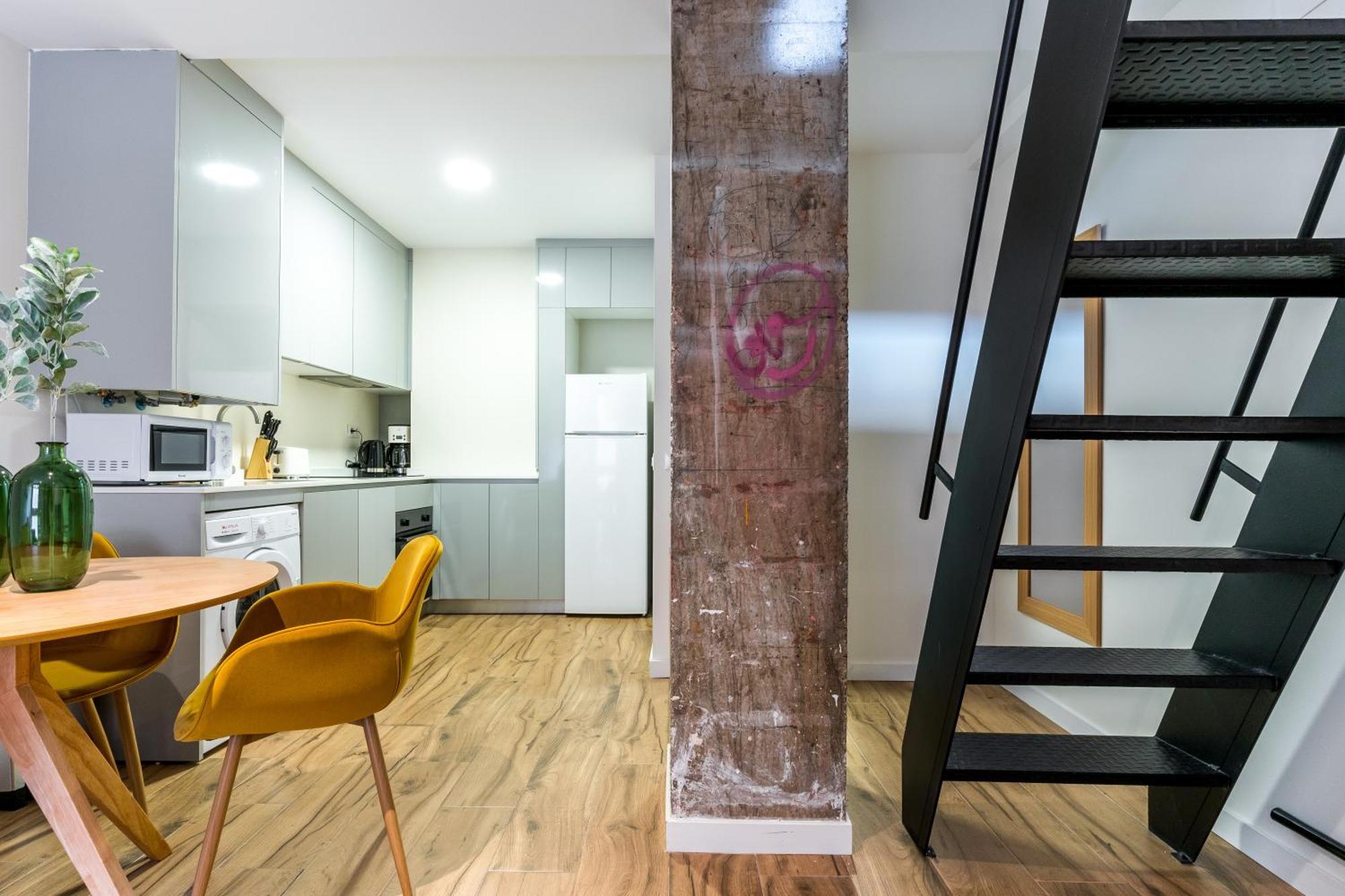 Apartment Stylish Duplex - 1 Bd 1bth- Plaza Castilla Madrid