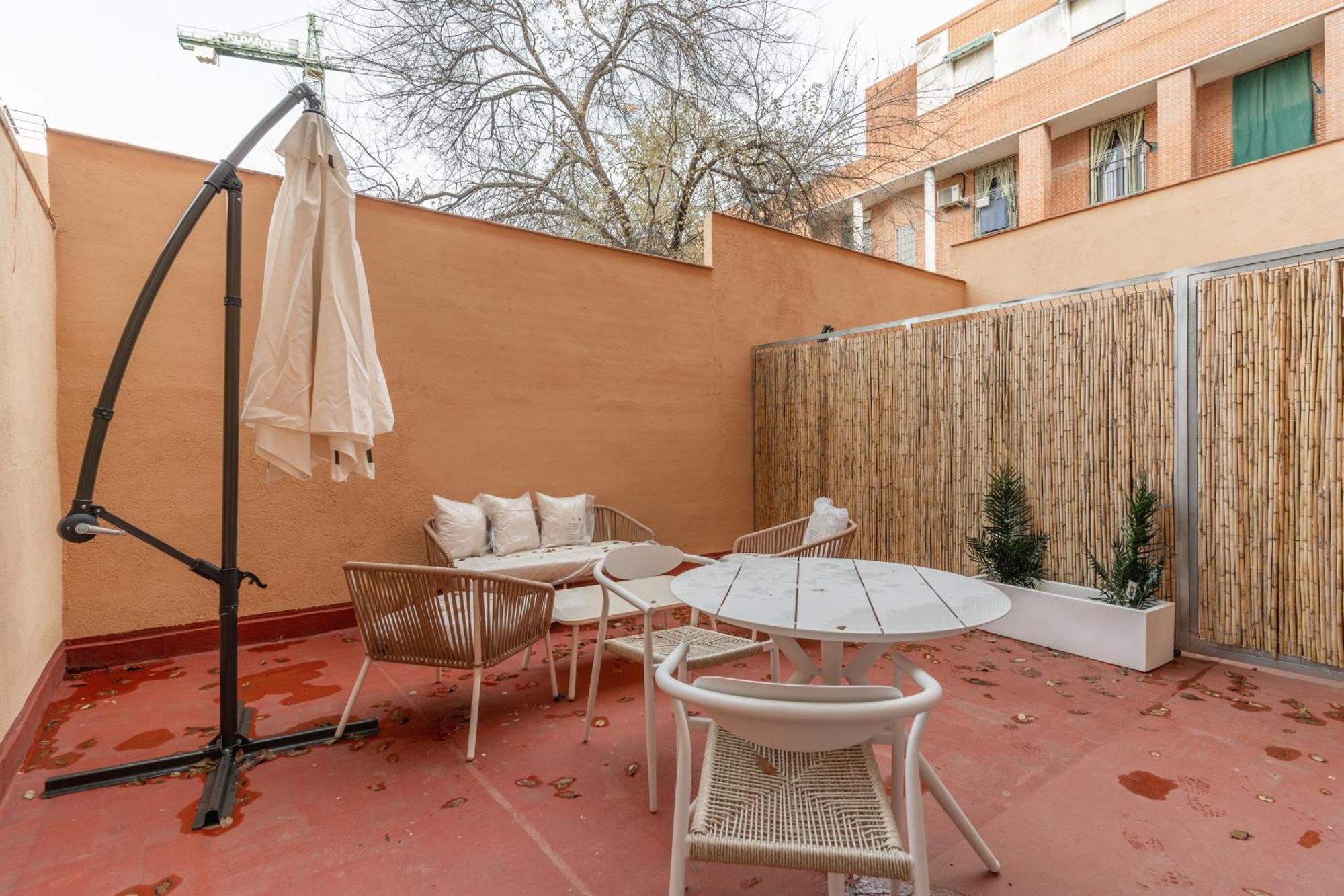Apartamento Large With Terrace- 2bd 1,5bth- Plaza Castilla *