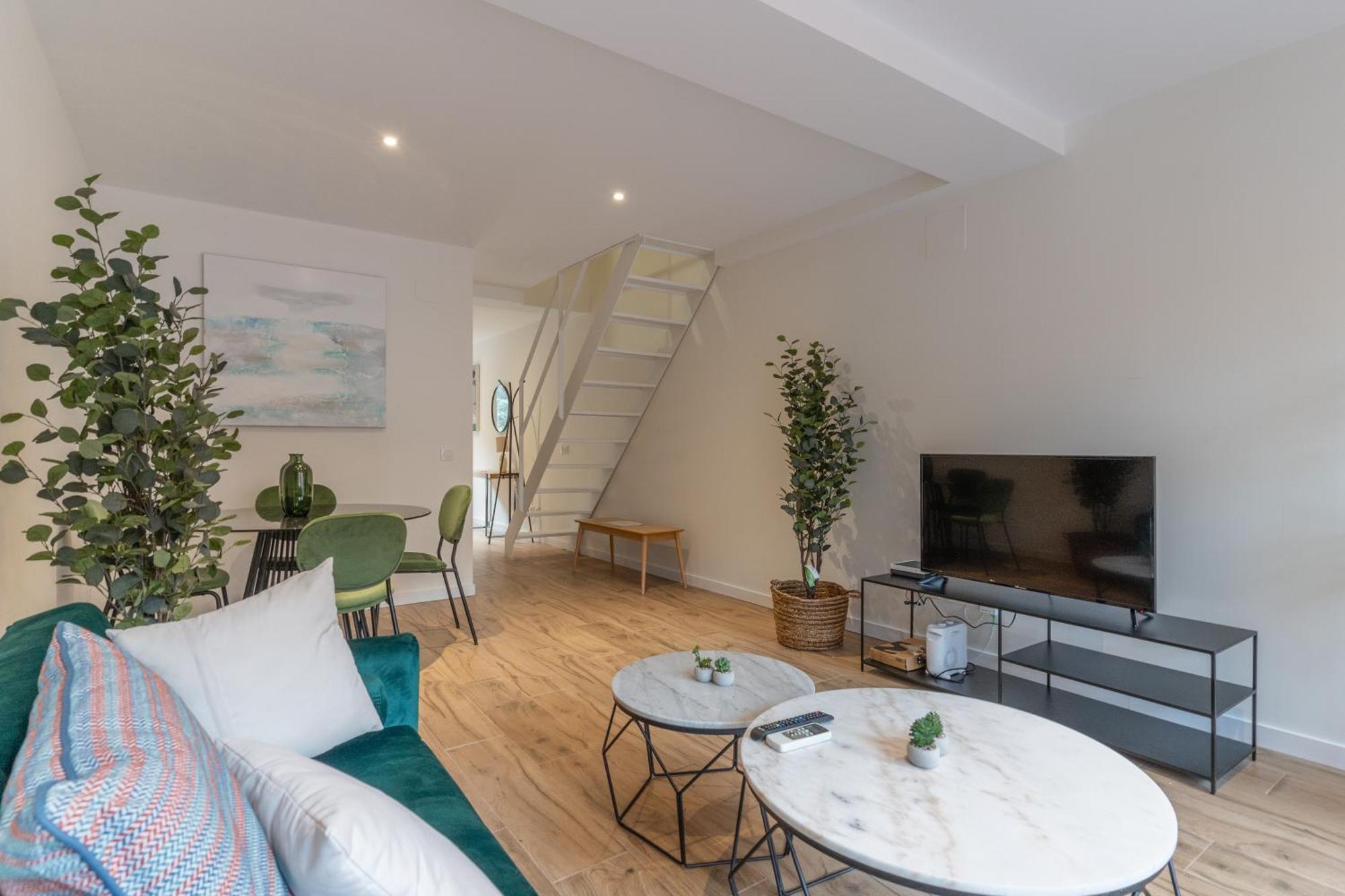Large With Terrace- 2bd 1,5bth- Plaza Castilla Apartamento Madrid