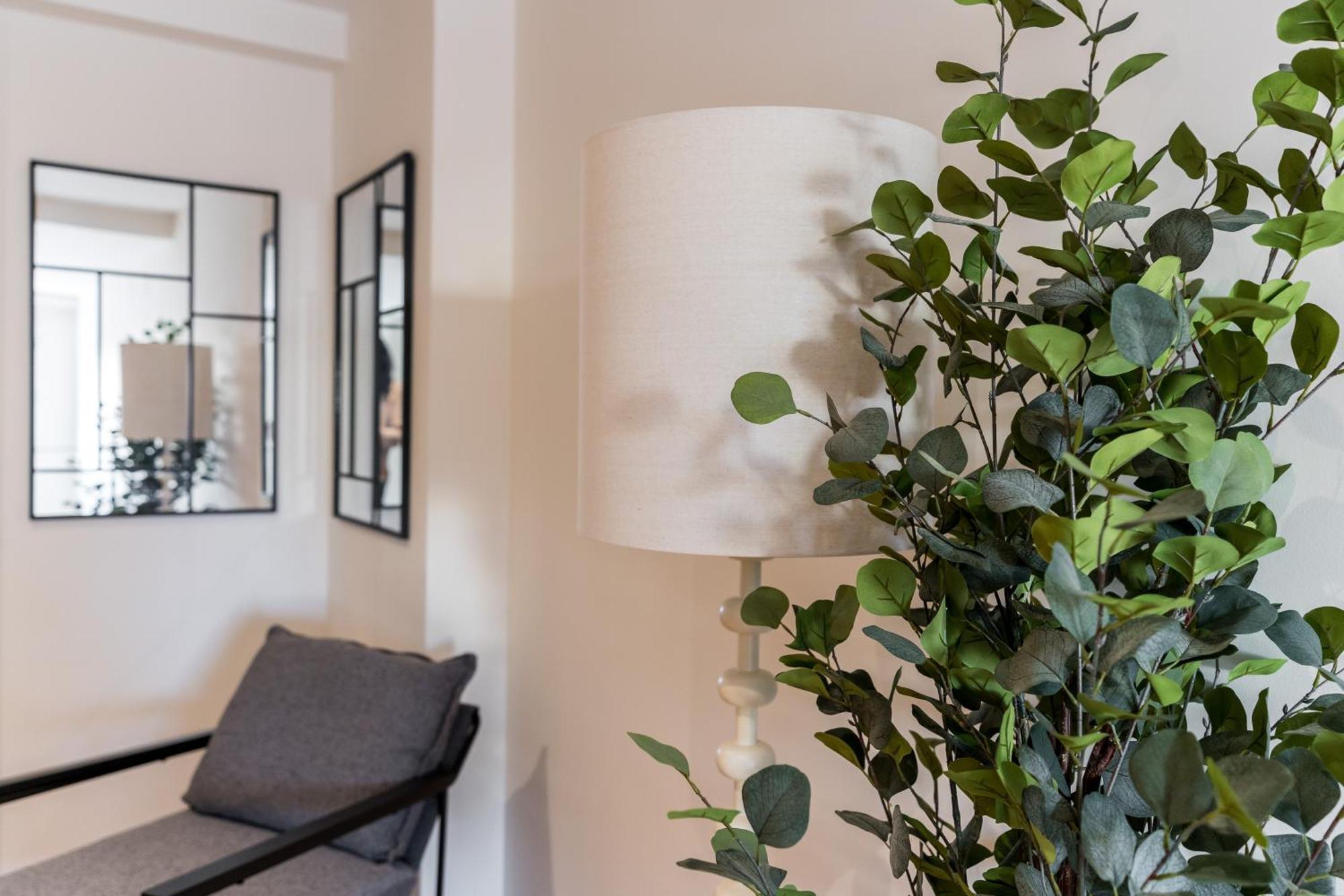 Modern And Wide- 3bd 2,5 Bth- Plaza Castilla Apartment *