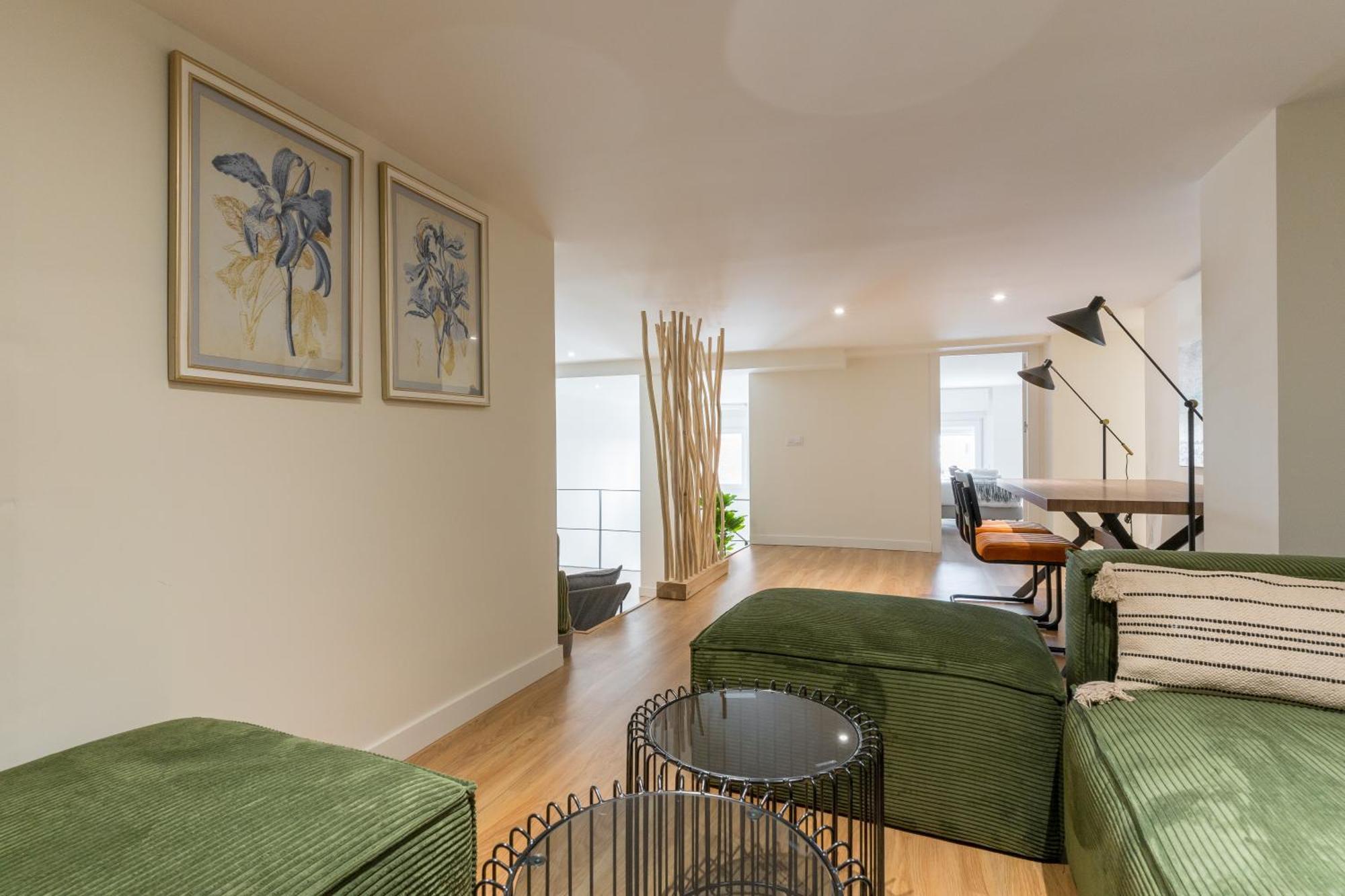 Modern And Wide- 3bd 2,5 Bth- Plaza Castilla *
