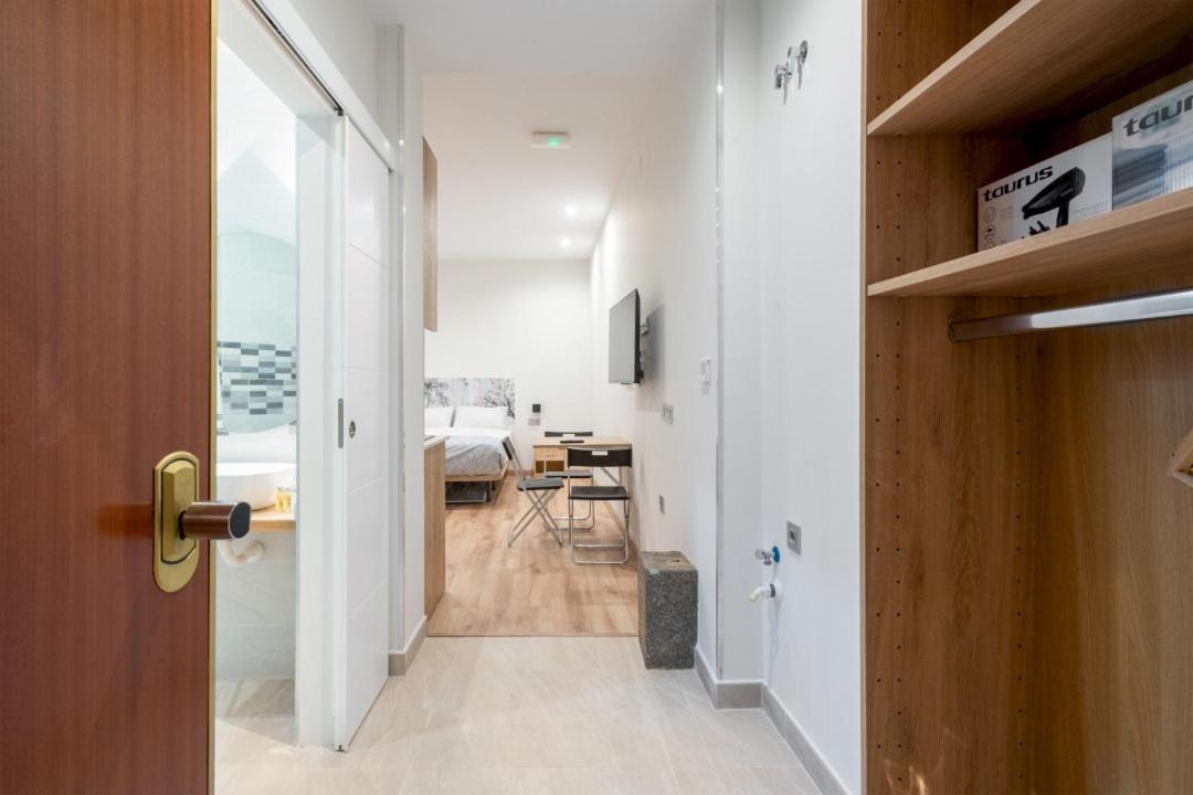 1 Bedroom 1 Bathroom Furnished - Justicia - Modern - Mintystay Apartment