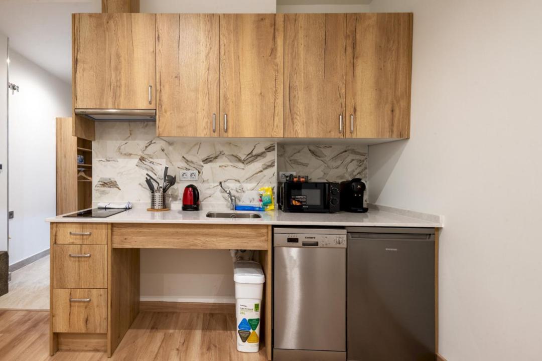 1 Bedroom 1 Bathroom Furnished - Justicia - Modern - Mintystay Apartment