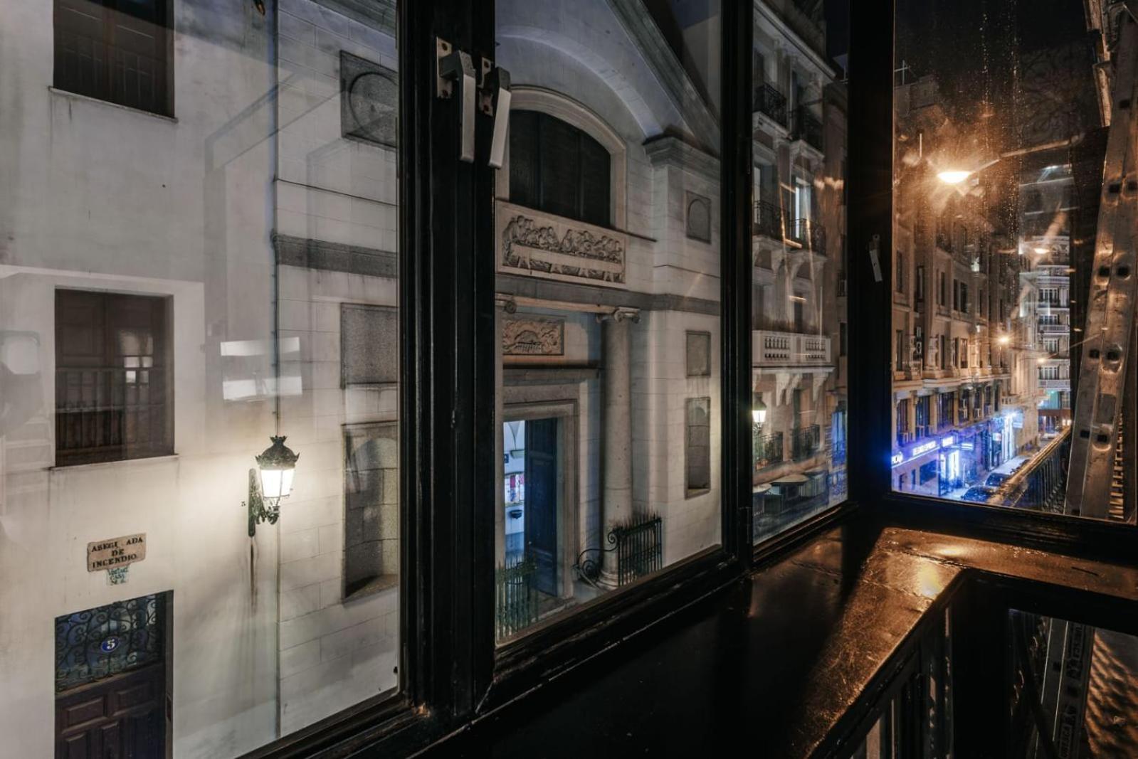 Stunning Near Gran Via Metro Apartamento