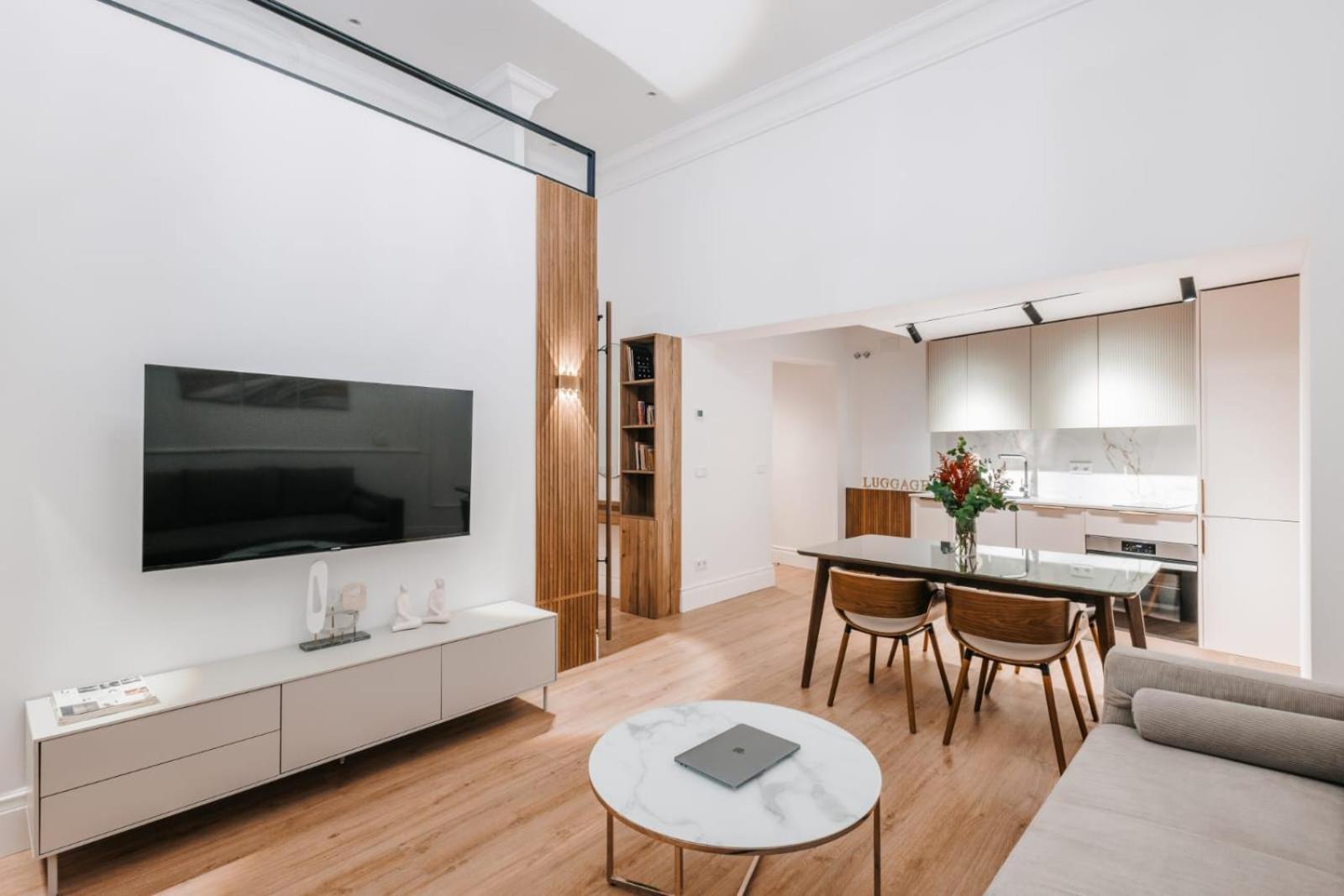 Stunning Near Gran Via Metro Apartamento