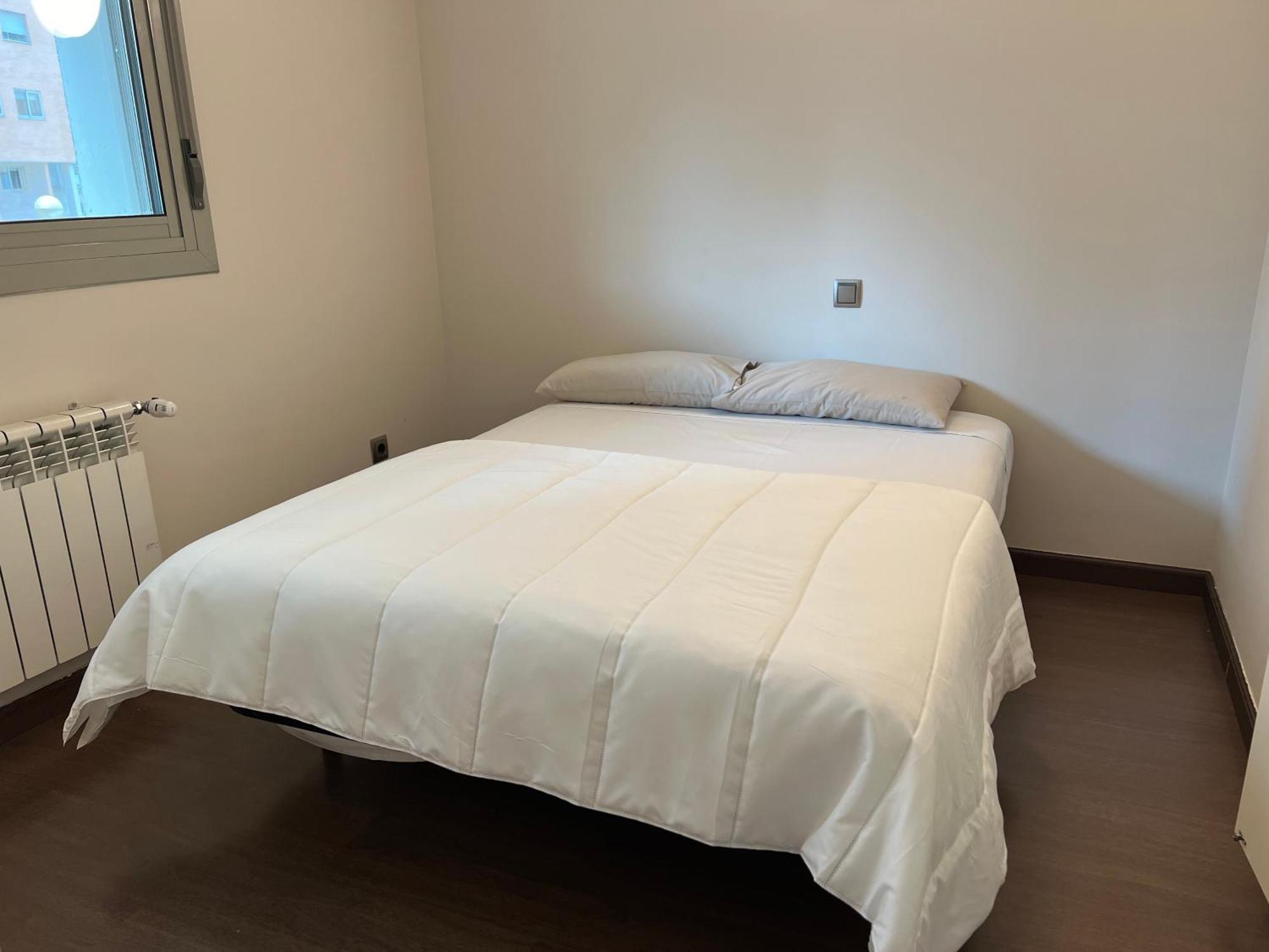Impresionante De 4 3 Banos Y 2 Plazas De Garaje Apartamento *