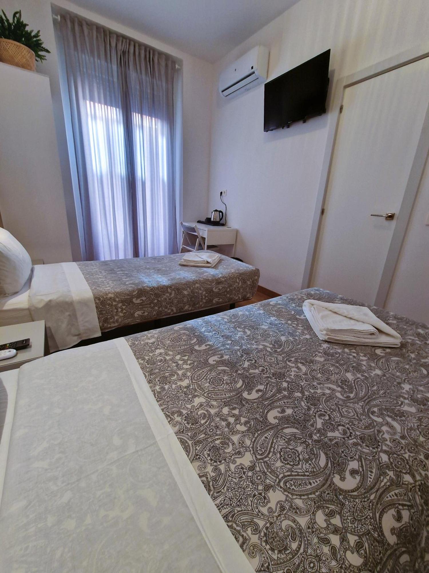 A Nuestra Senora De La Paloma 2* Madrid