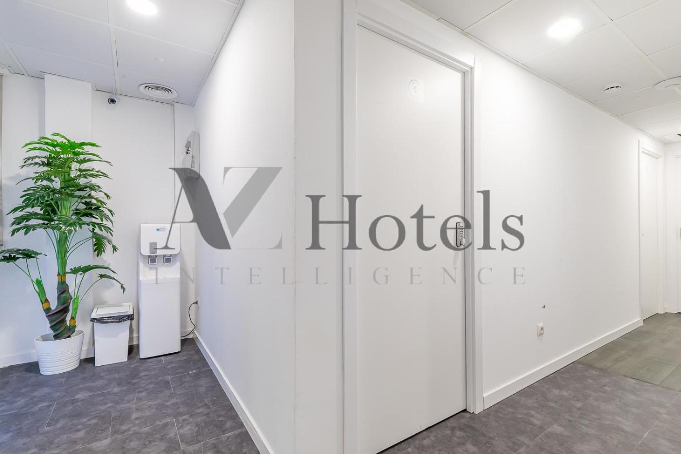 Ayz Ulises - Auto Check-in Guest house Madrid