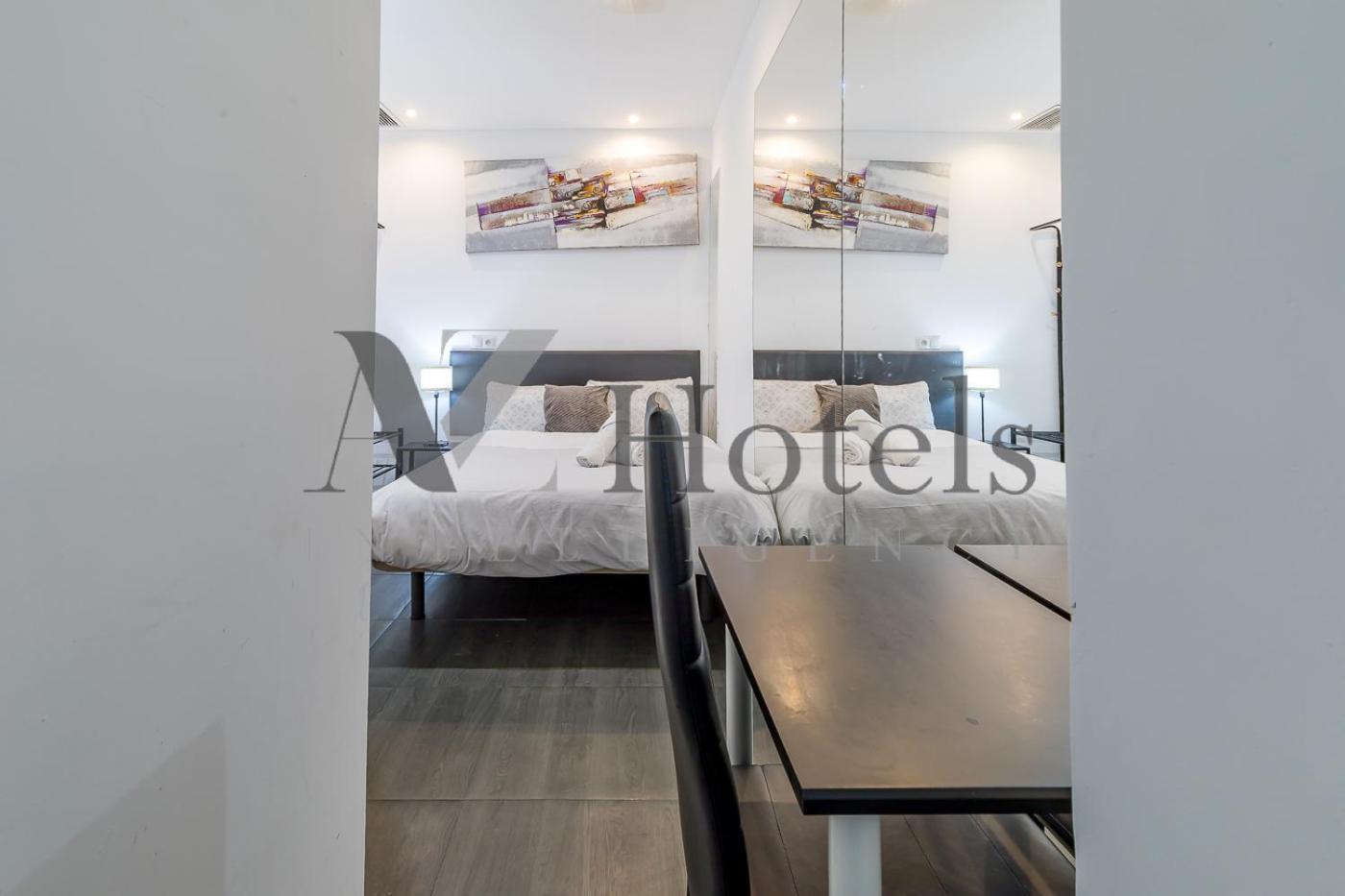 Ayz Ulises - Auto Check-in Guest house Madrid