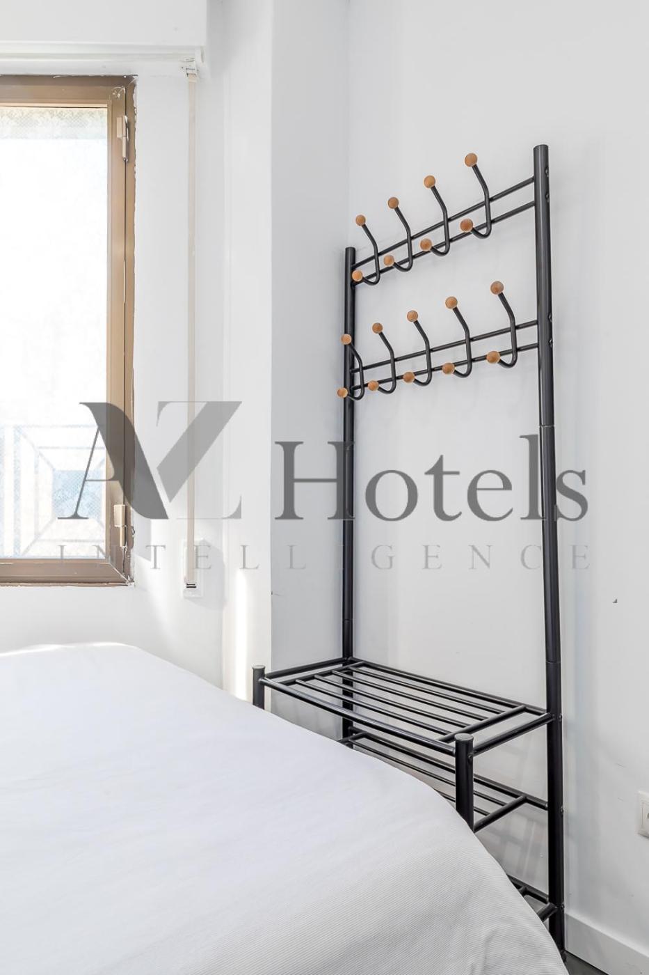 Guest house Ayz Ulises - Auto Check-in Madrid