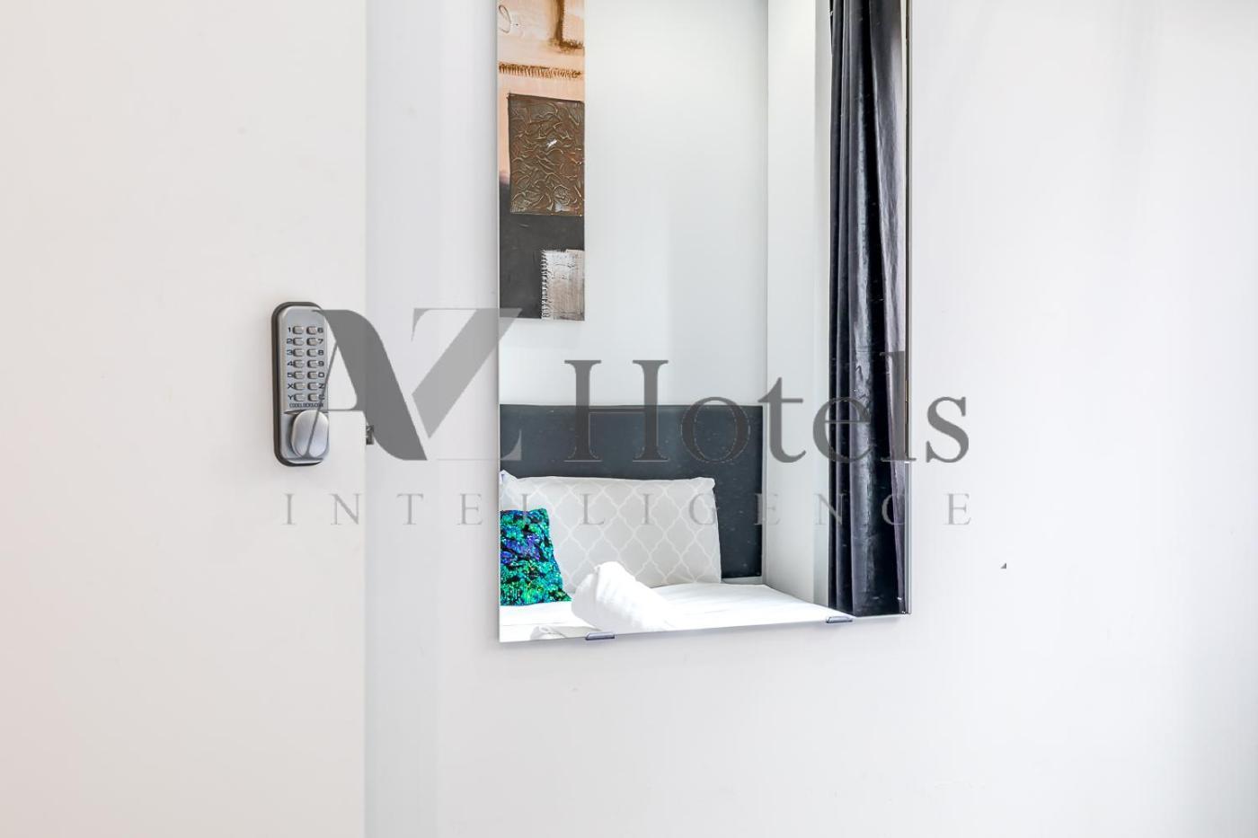 Ayz Ulises - Auto Check-in Guest house