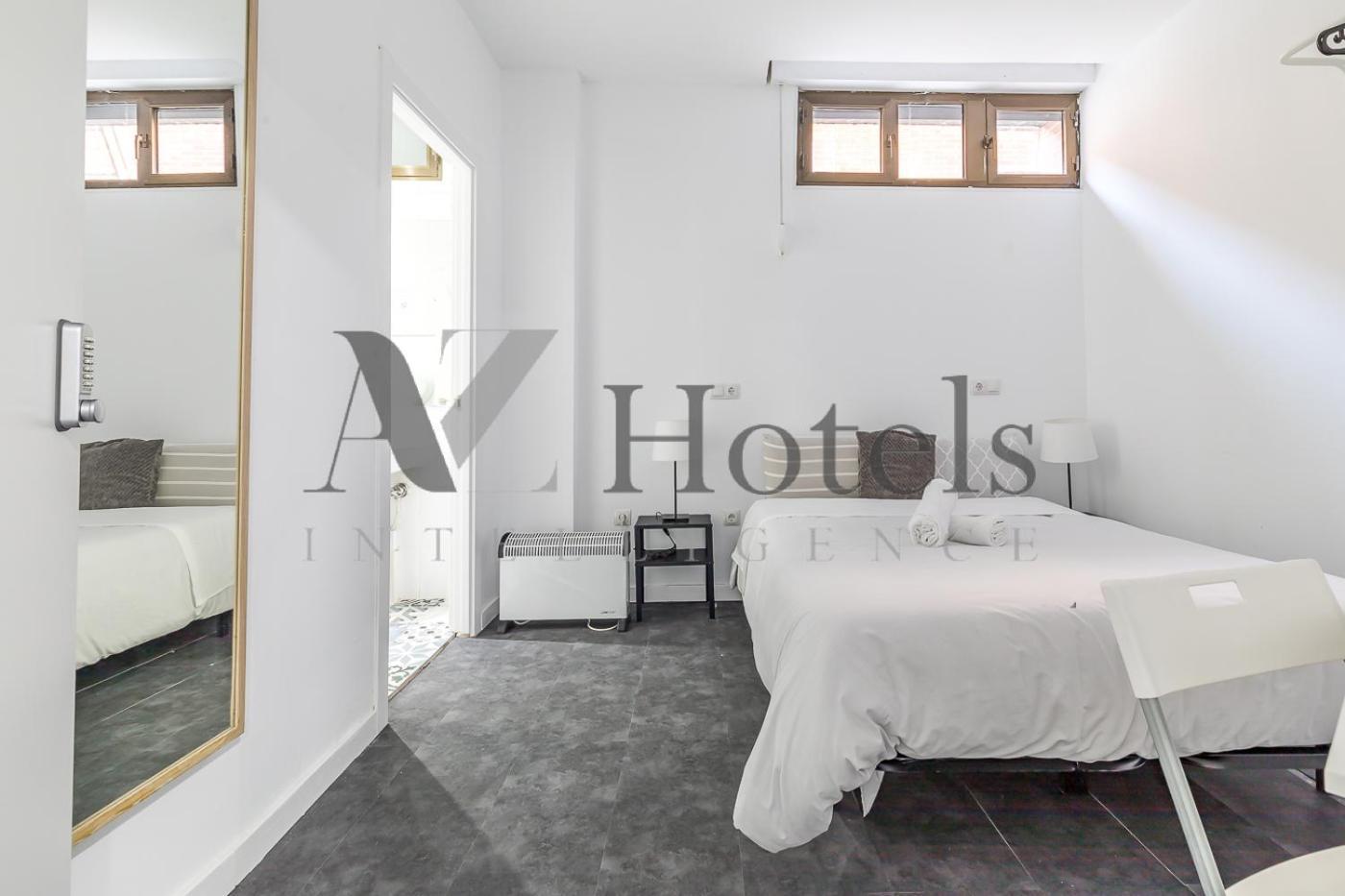 Guest house Ayz Ulises - Auto Check-in Madrid