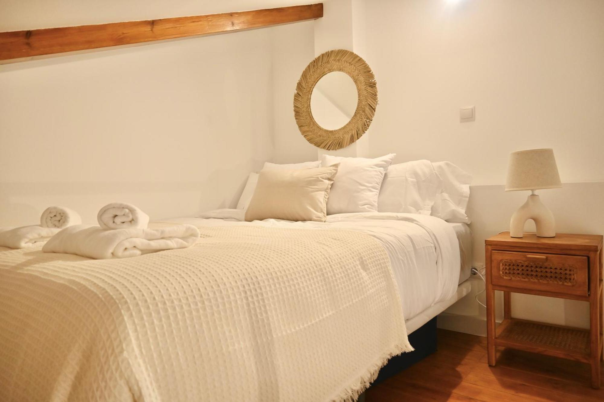 Encantador Estudio Temporal Con Cama En Mezanine Cerca De La Vibrante Avenida Albufera Mpe35 Madrid