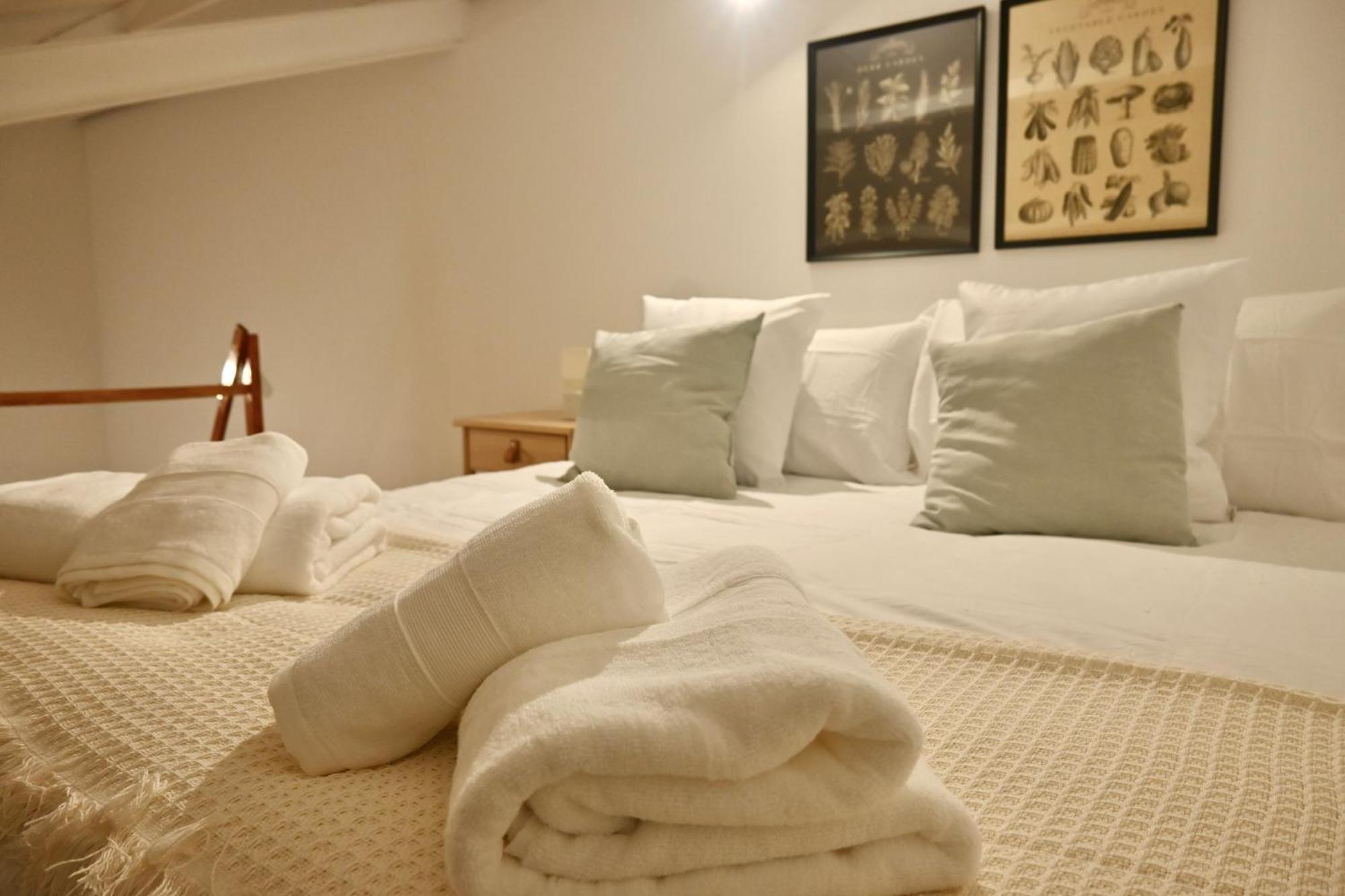 Encantador Estudio Temporal Con Cama En Mezanine Cerca De La Vibrante Avenida Albufera Mpe35 Apartment Madrid