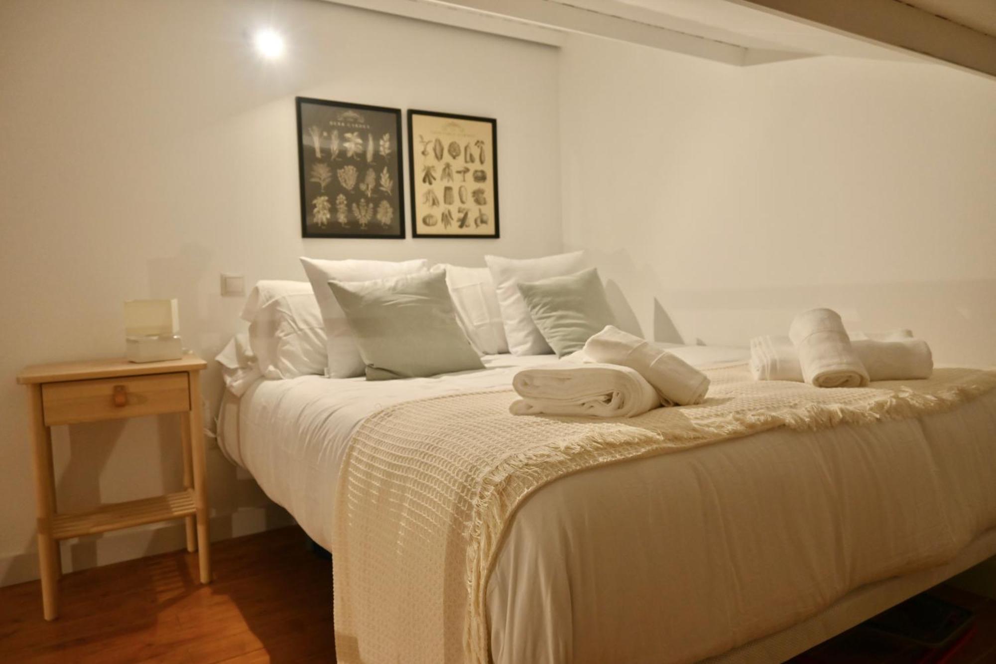 Apartment Encantador Estudio Temporal Con Cama En Mezanine Cerca De La Vibrante Avenida Albufera Mpe35 Madrid