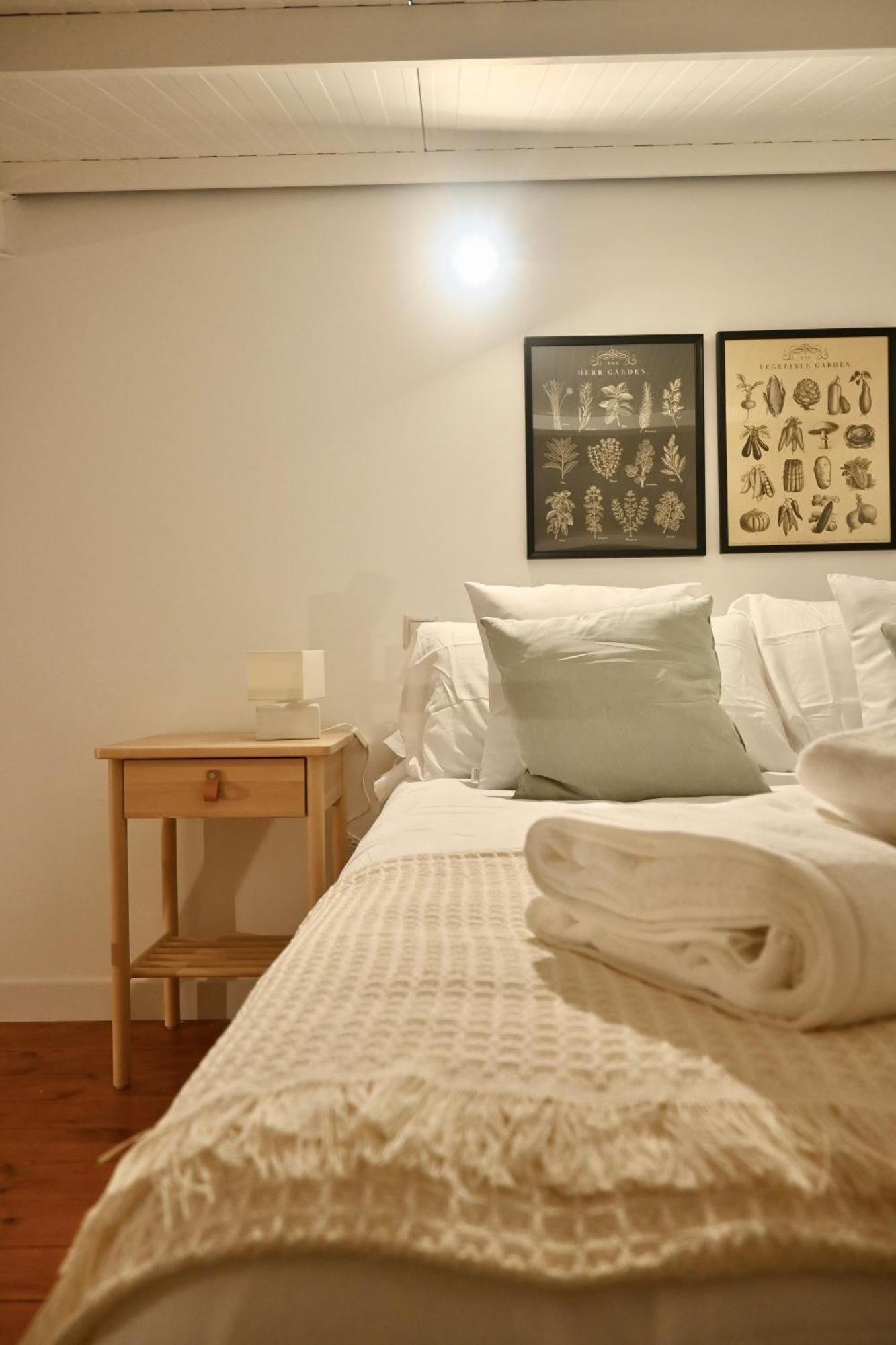 Encantador Estudio Temporal Con Cama En Mezanine Cerca De La Vibrante Avenida Albufera Mpe35 Apartment Madrid