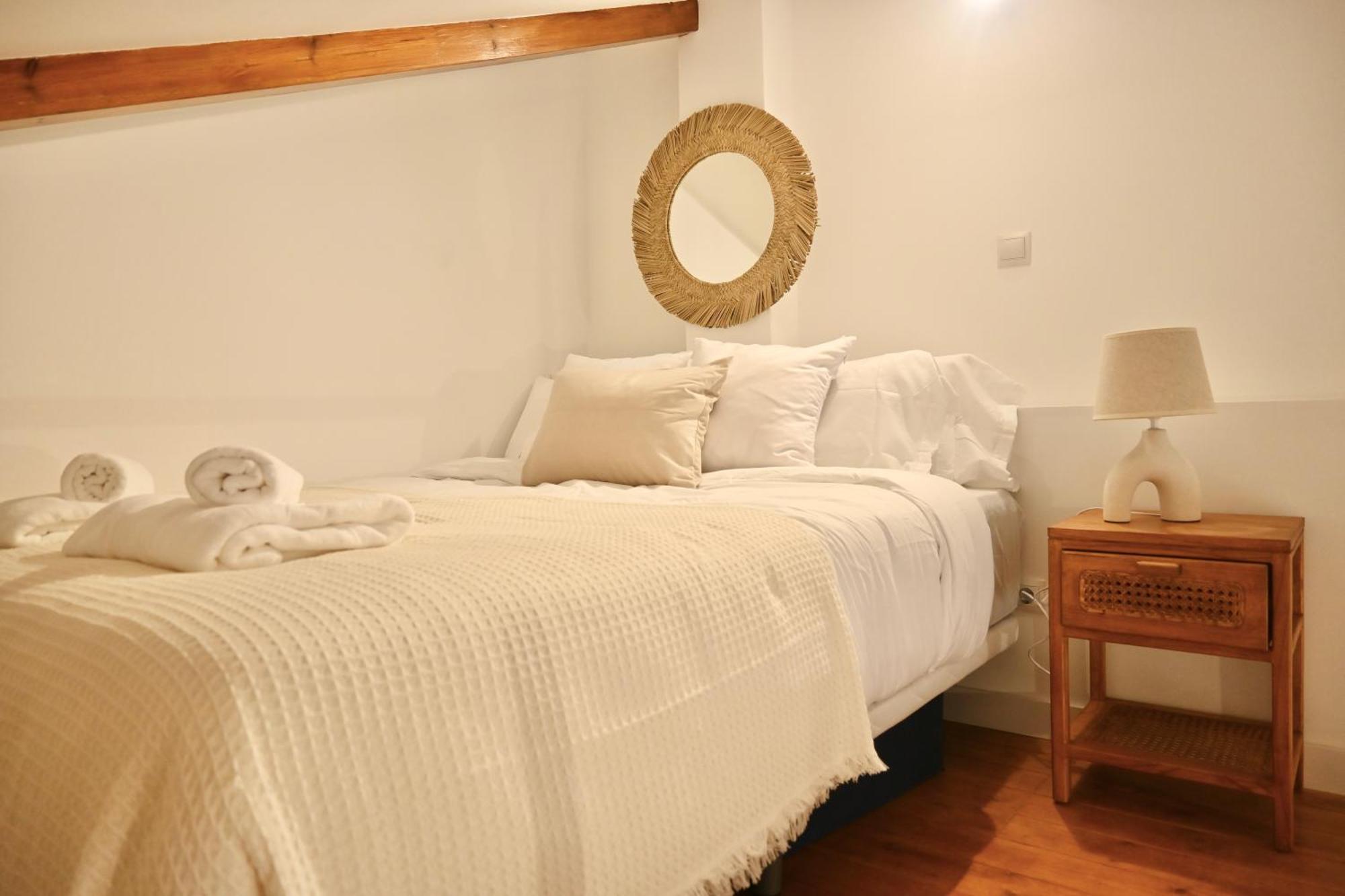 Encantador Estudio Temporal Con Cama En Mezanine Cerca De La Vibrante Avenida Albufera Mpe35 Apartment