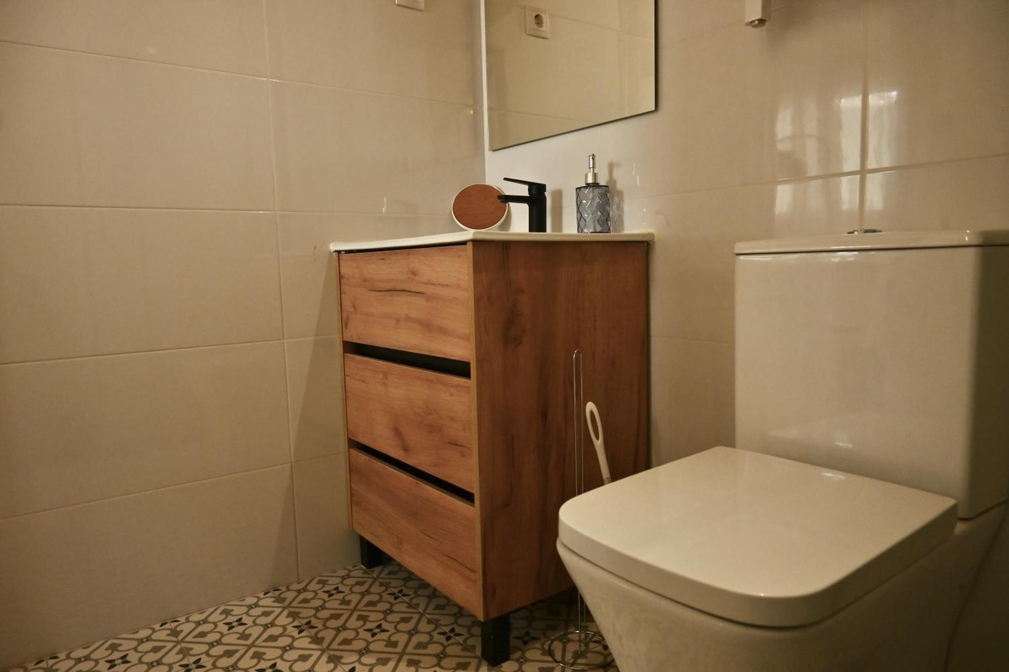 Apartment Encantador Estudio Temporal Con Cama En Mezanine Cerca De La Vibrante Avenida Albufera Mpe35 *