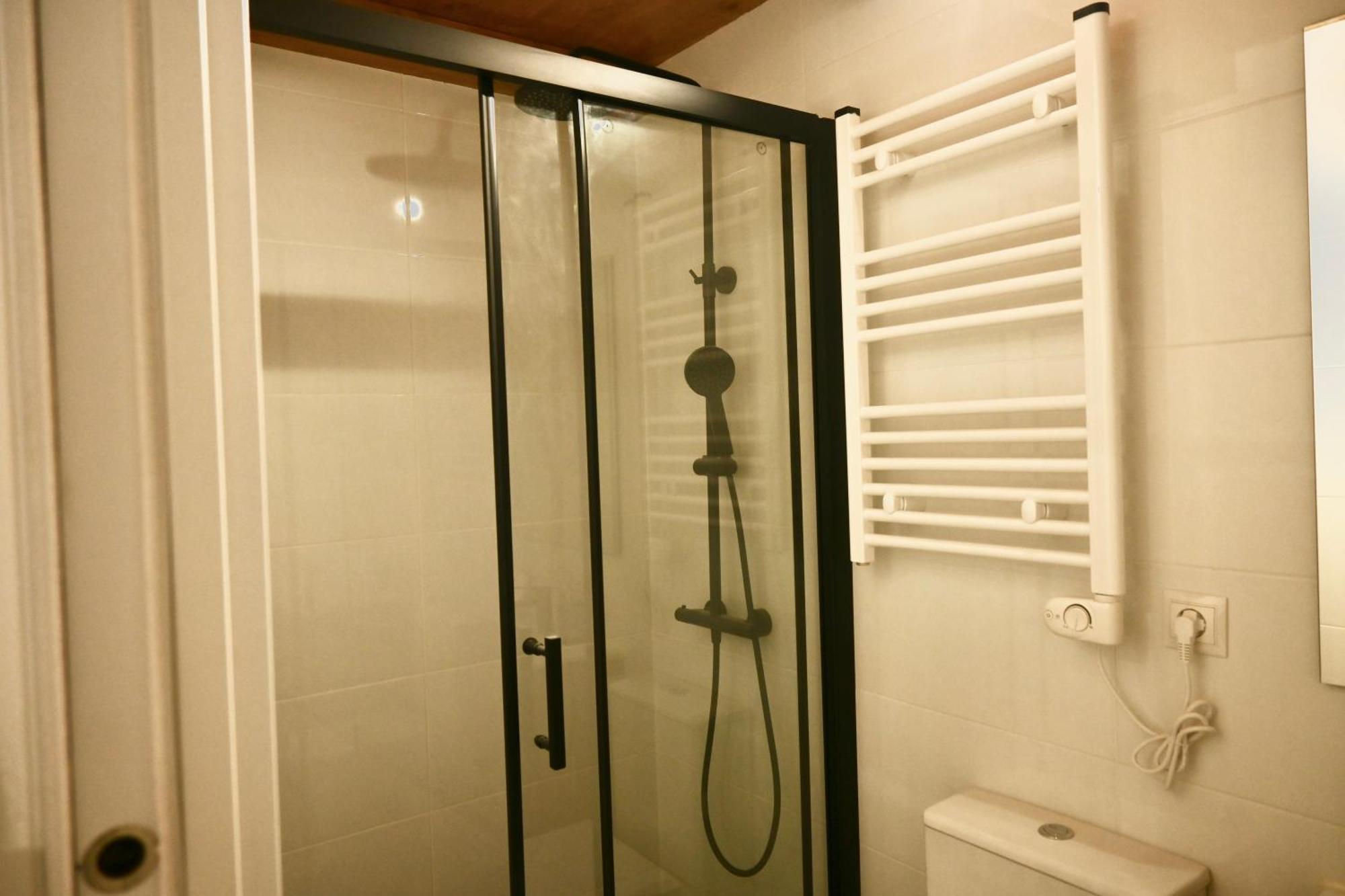 Encantador Estudio Temporal Con Cama En Mezanine Cerca De La Vibrante Avenida Albufera Mpe35 Apartment *