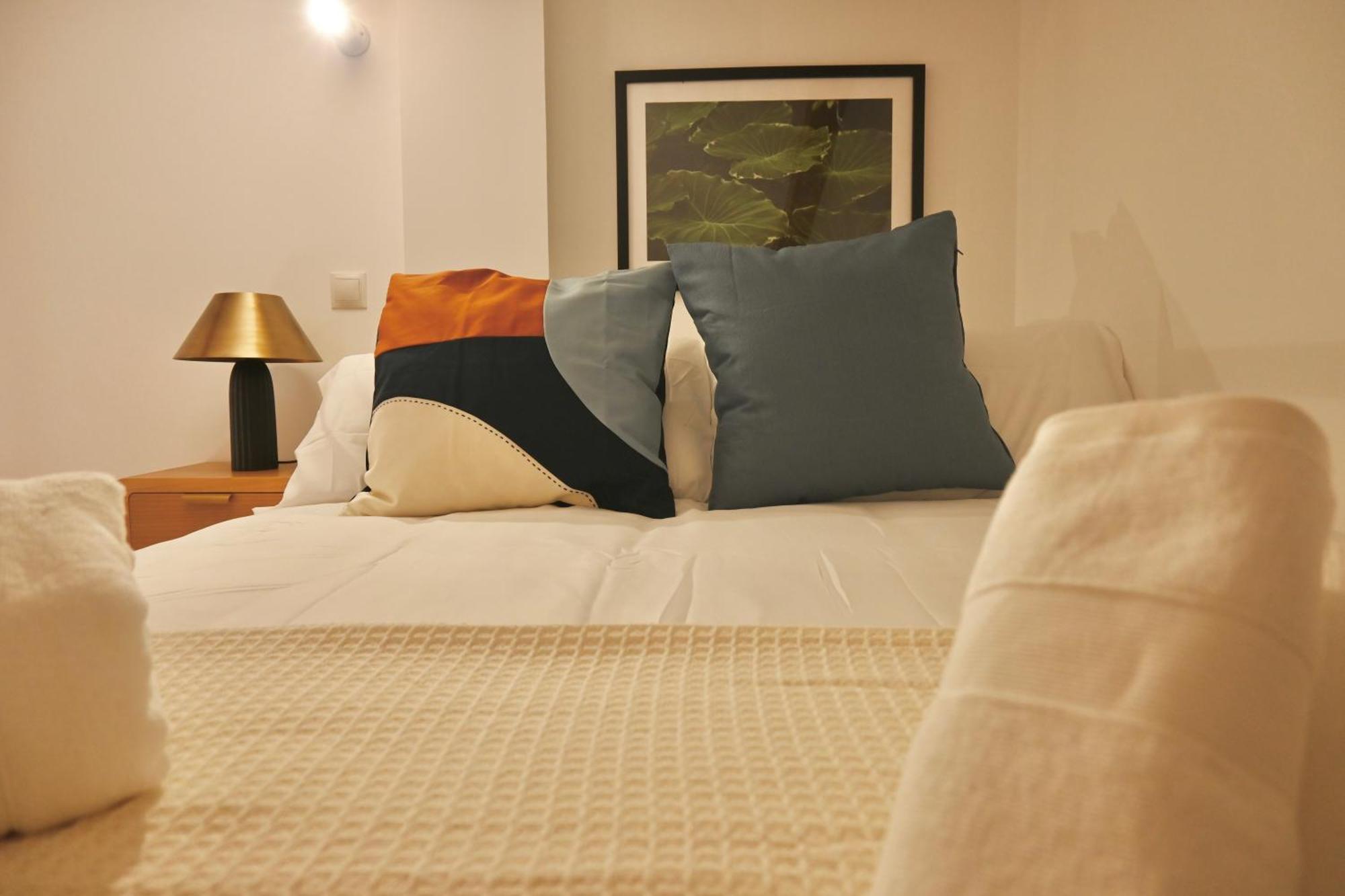 Encantador Estudio Temporal Con Cama En Mezanine Cerca De La Vibrante Avenida Albufera Mpe35 Apartment