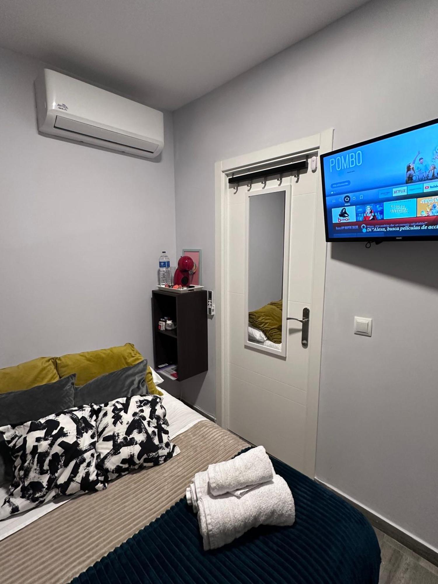 In Guest - Cozy By Rio With Sofa Bed In The Living Pensión *